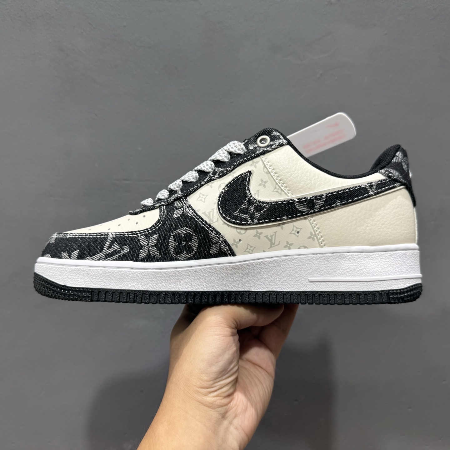 ￥220 Nike Air Force 1'07 Low 定制款 空军一号低帮休闲板鞋 CW2288-111