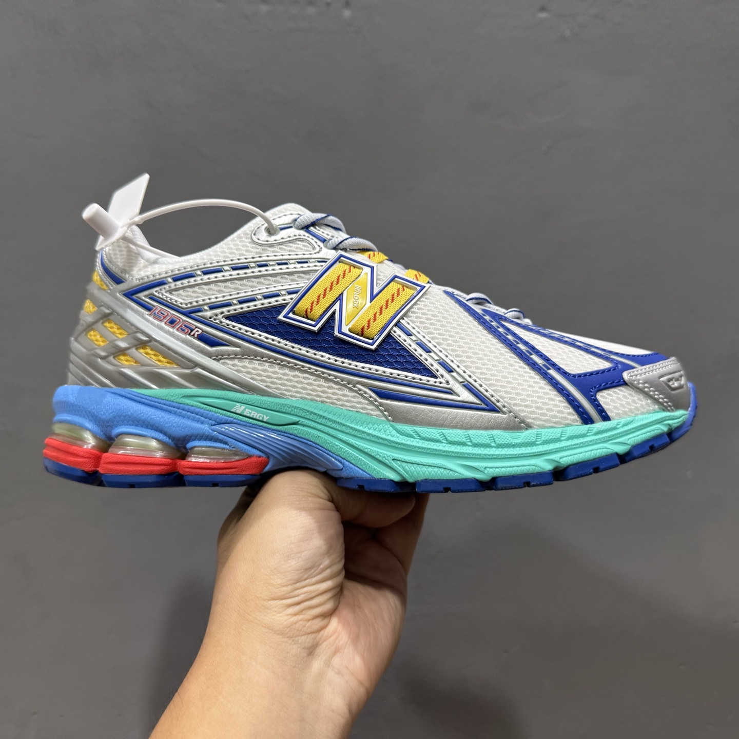 ￥210 New Balance 1906系列复古老爹风休闲运动慢跑鞋 U1906RMS