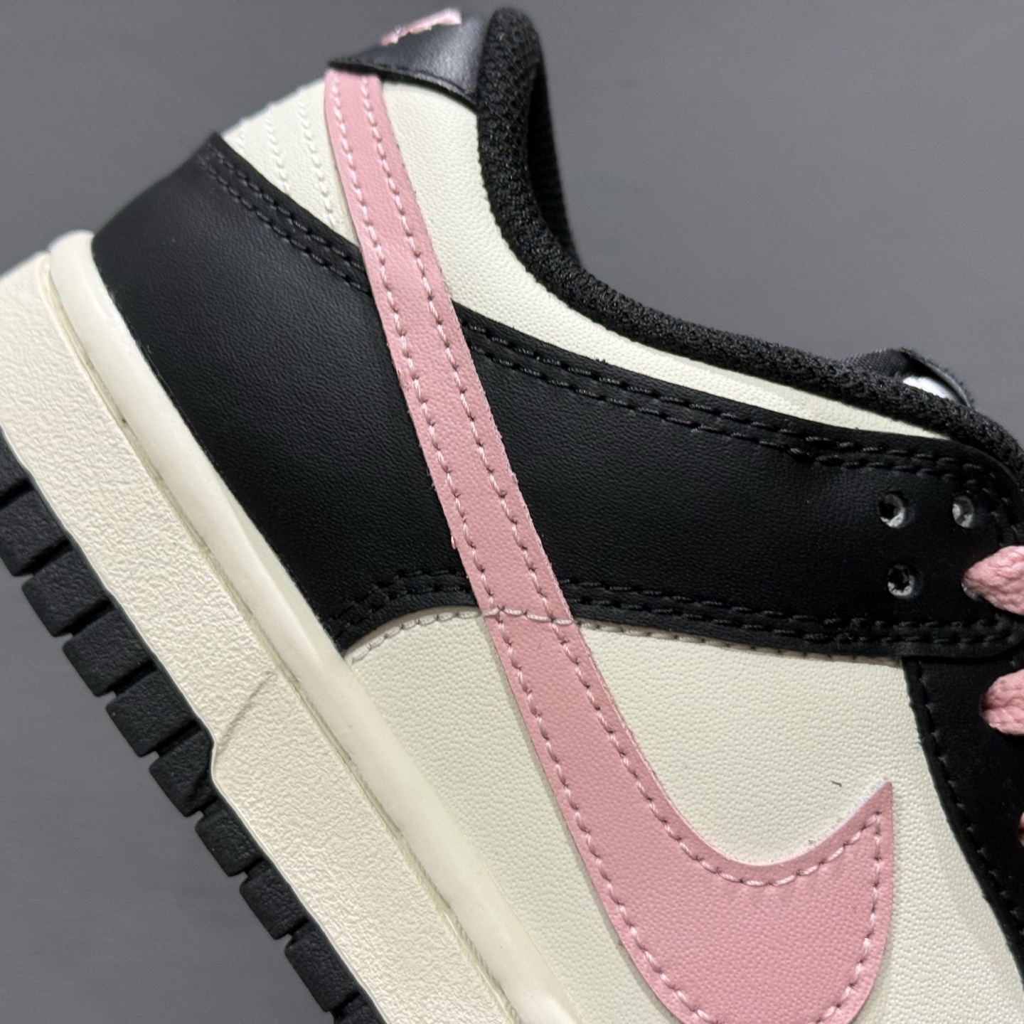 Nike Dunk Low 莓莓奶茶 黑白粉 当莓果粉跃上经典黑白廓形 DD1391-100