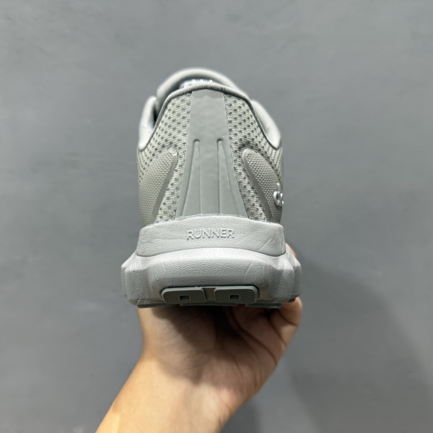 Alo Yoga Recovery Mode 拉布布人气单品 舒适简约防滑耐磨低帮休闲板鞋 A0685U1