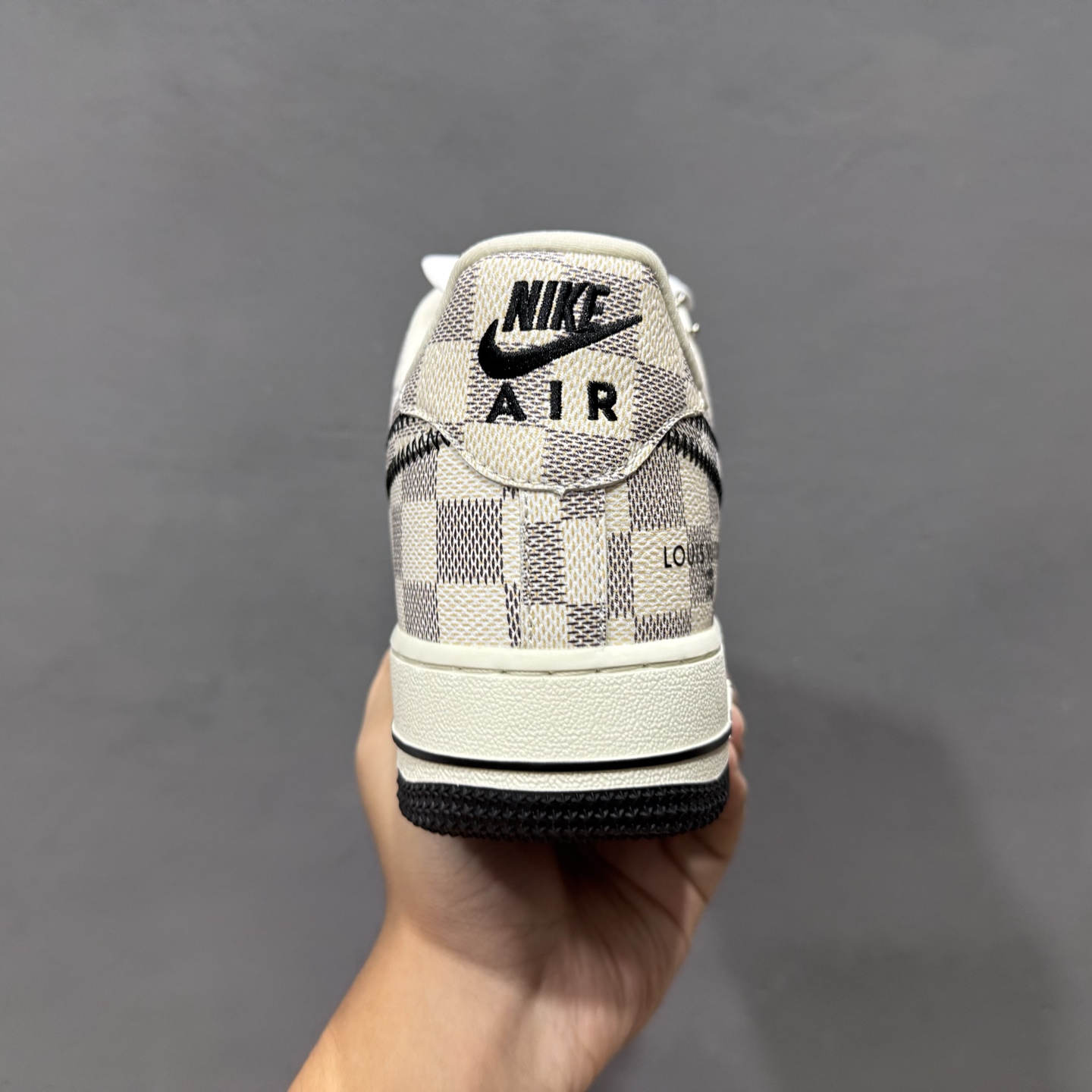Louis Vuitton x NIke Air Force 1 格纹雾灰 SC0601-562