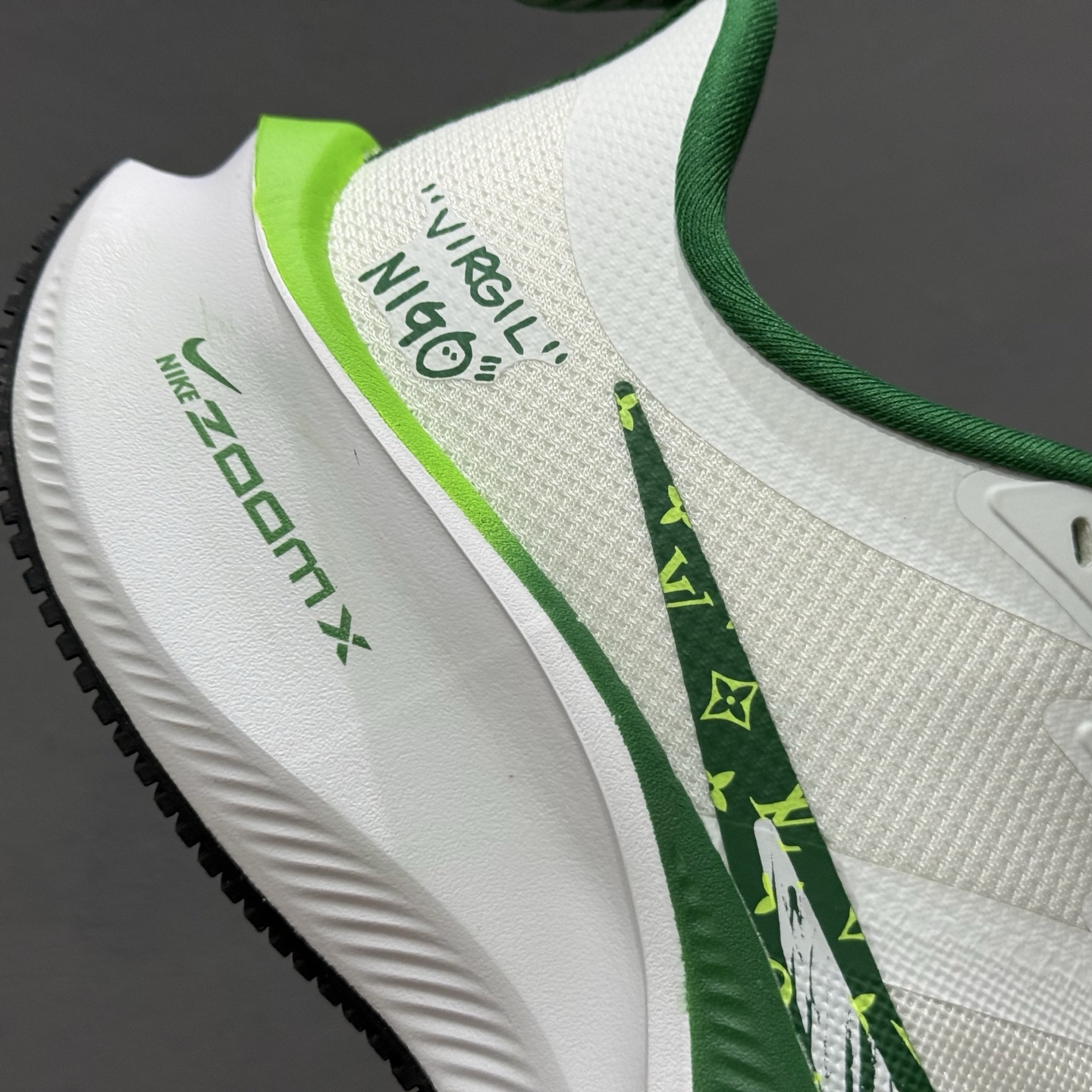NIKE耐克 2025全新概念-超跑透气网面鞋训练跑步鞋Plus Zoomx 中底 超级飞马全新升级-LV联名系列 CK4318-160