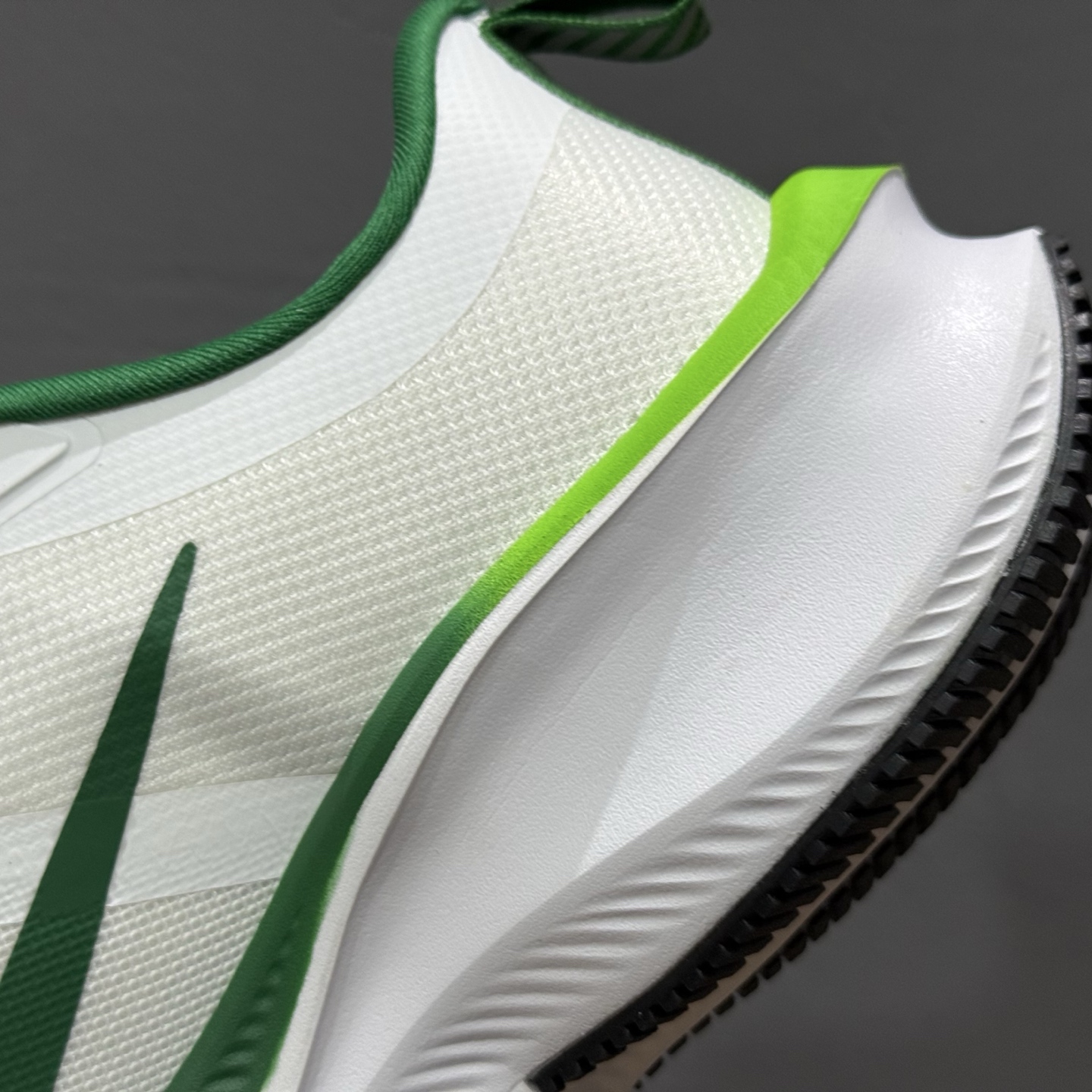 NIKE耐克 2025全新概念-超跑透气网面鞋训练跑步鞋Plus Zoomx 中底 超级飞马全新升级-LV联名系列 CK4318-160
