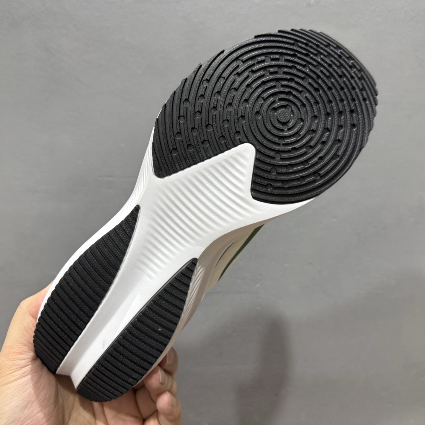 NIKE耐克 2025全新概念-超跑透气网面鞋训练跑步鞋Plus Zoomx 中底 超级飞马全新升级-LV联名系列 CK4318-160