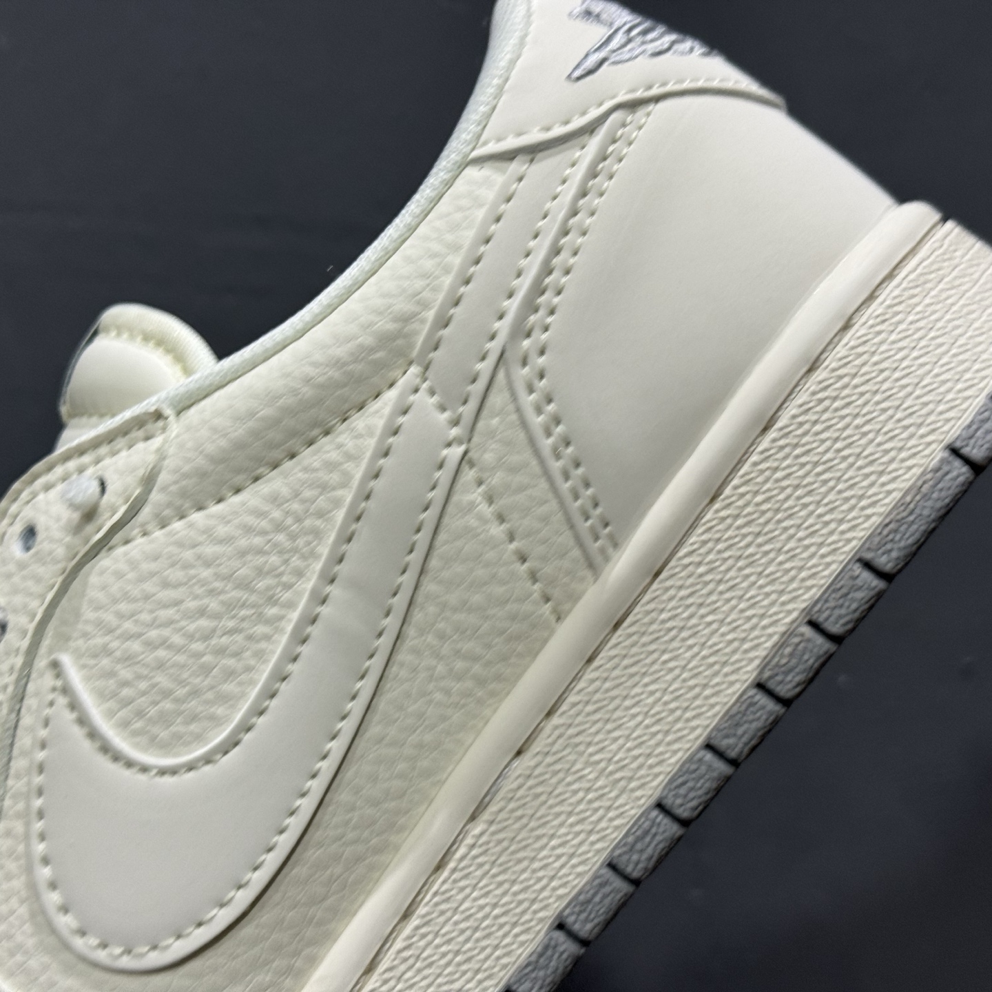 Nike Air Jordan 1 x Travis Scott AJ1倒勾 乔一倒钩 ‘DIY’定制 耐克 低帮文化篮球鞋 JP1628-255