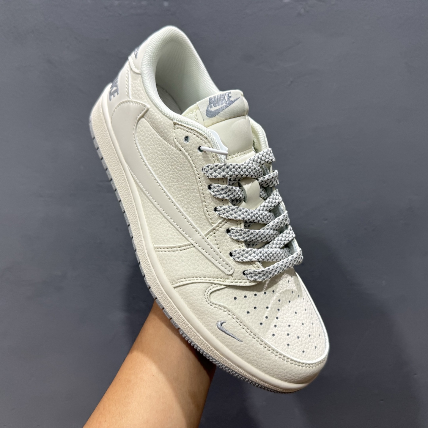 Nike Air Jordan 1 x Travis Scott AJ1倒勾 乔一倒钩 ‘DIY’定制 耐克 低帮文化篮球鞋 JP1628-255