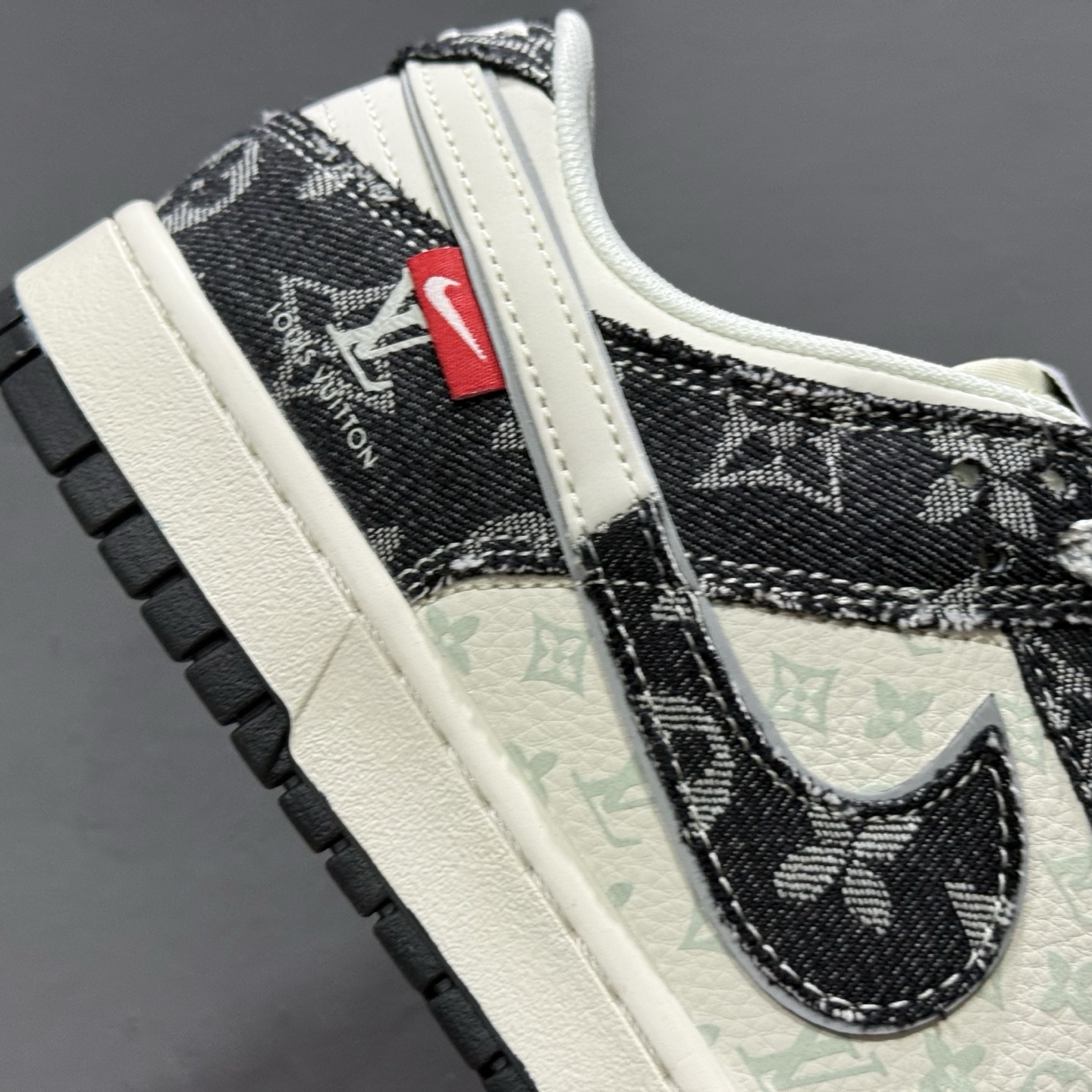 Louis Vuitton x Nike Dunk Low 双小勾牛仔 YX5066-368