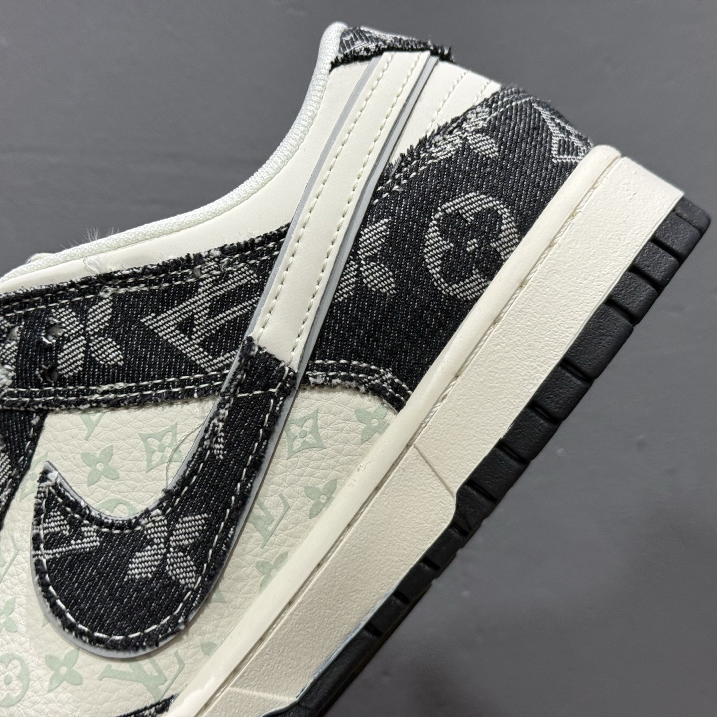 Louis Vuitton x Nike Dunk Low 双小勾牛仔 YX5066-368
