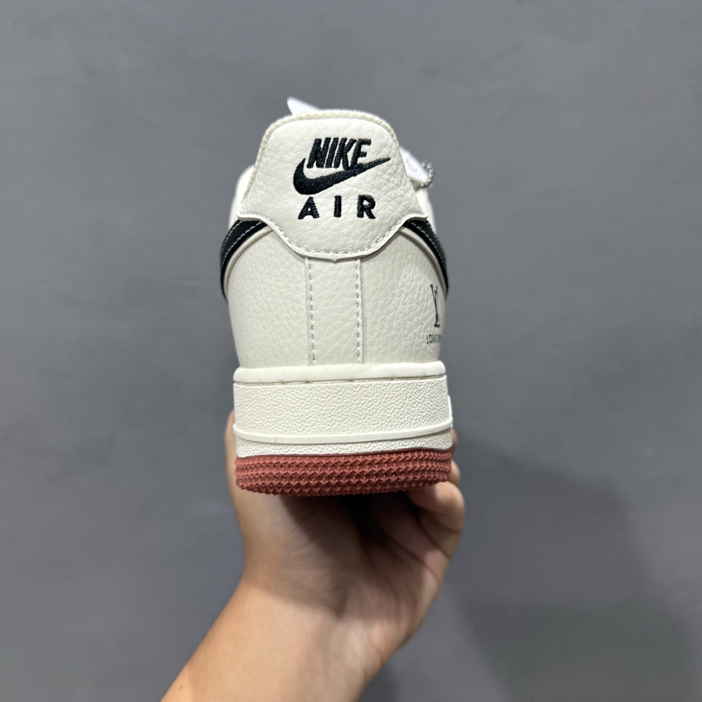 ￥260 Nike Air Force 1'07 Low LV联名 米黑勾生胶 空军一号低帮休闲板鞋 CS5288-020