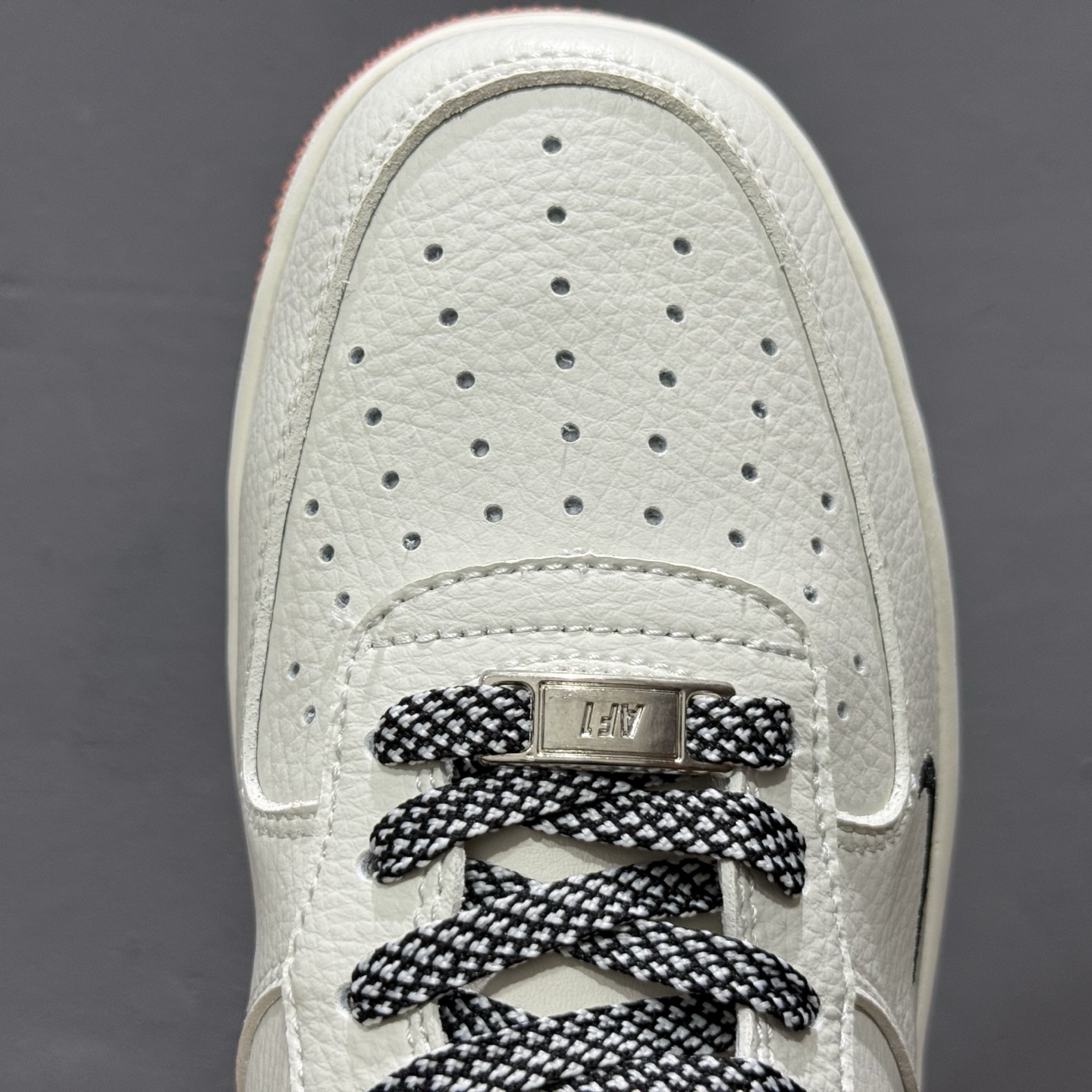 ￥260 Nike Air Force 1'07 Low LV联名 米黑勾生胶 空军一号低帮休闲板鞋 CS5288-020