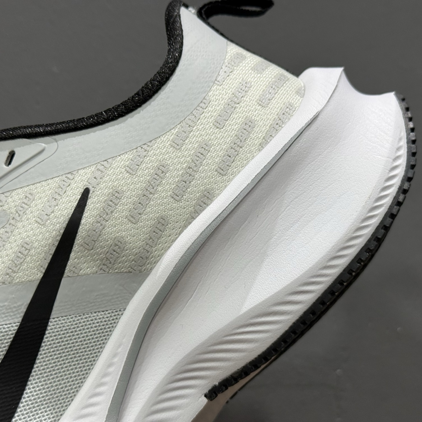 NIKE耐克 2025全新概念-超跑透气网面鞋训练跑步鞋Plus Zoomx 中底 CK4318-148