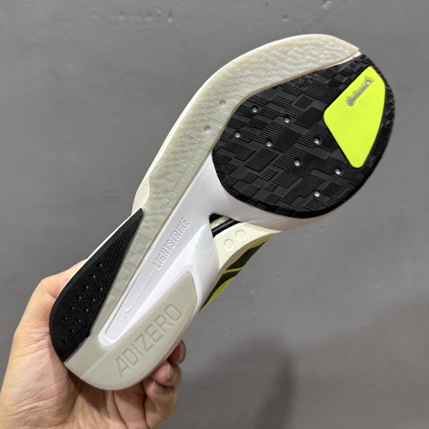 Adidas Adizero Boston 13 M 泡棉搭配全掌碳板 缓震透气跑步鞋 JS4933