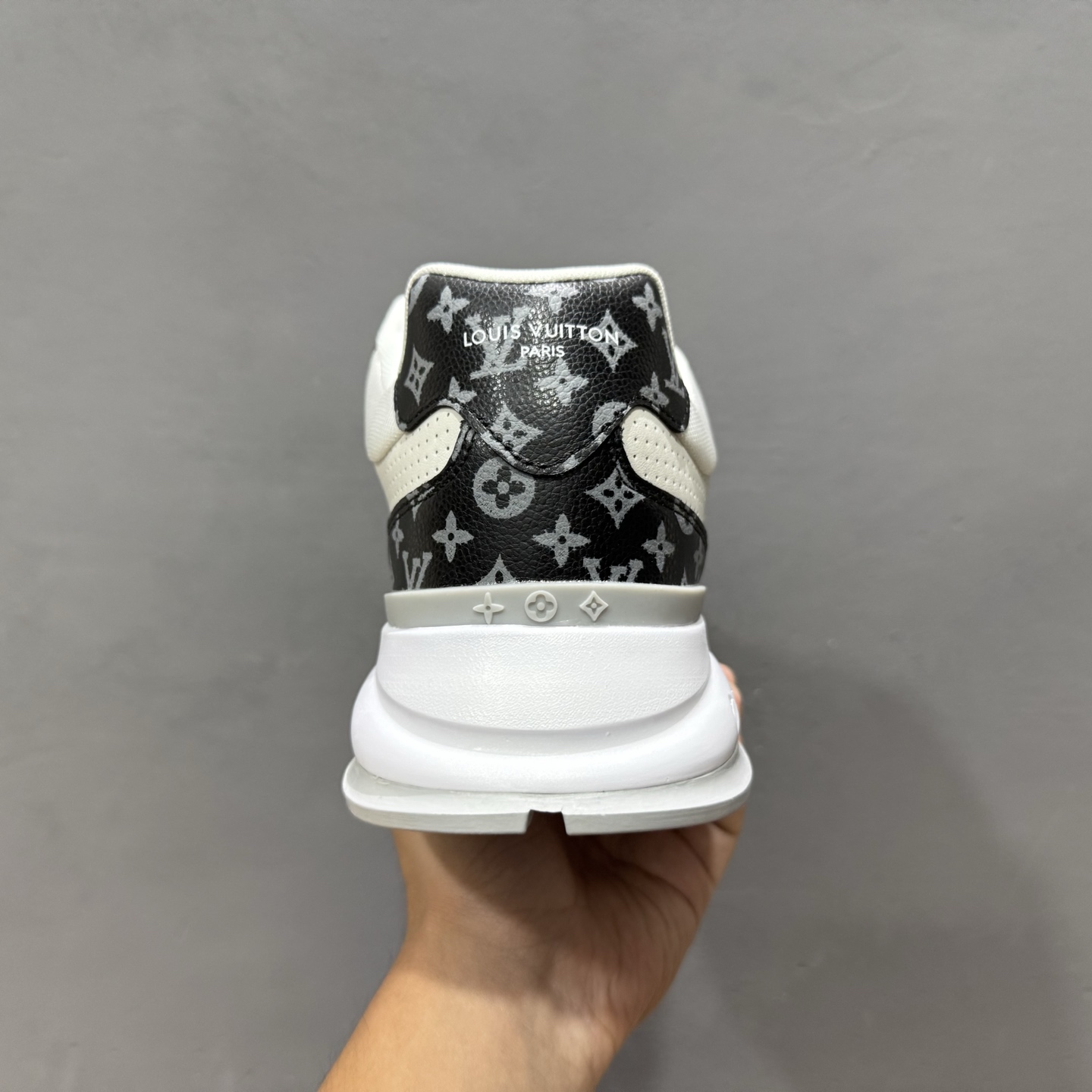 Louis Vuitton Trainer Sneaker Low 运动系列低帮复古百搭休闲运动文化篮球板鞋 MS1659