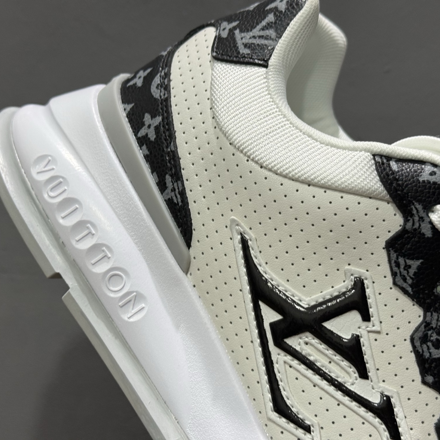 Louis Vuitton Trainer Sneaker Low 运动系列低帮复古百搭休闲运动文化篮球板鞋 MS1659