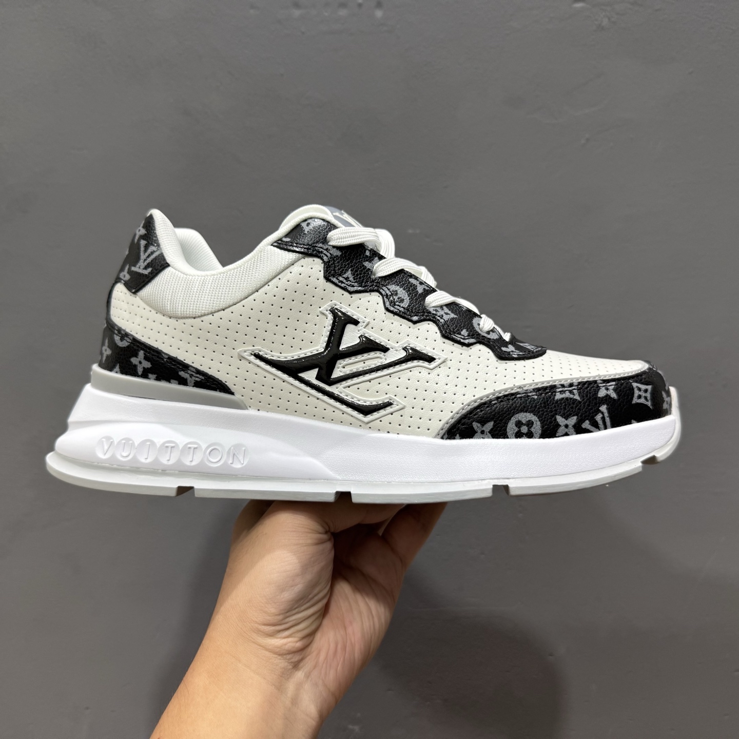 Louis Vuitton Trainer Sneaker Low 运动系列低帮复古百搭休闲运动文化篮球板鞋 MS1659