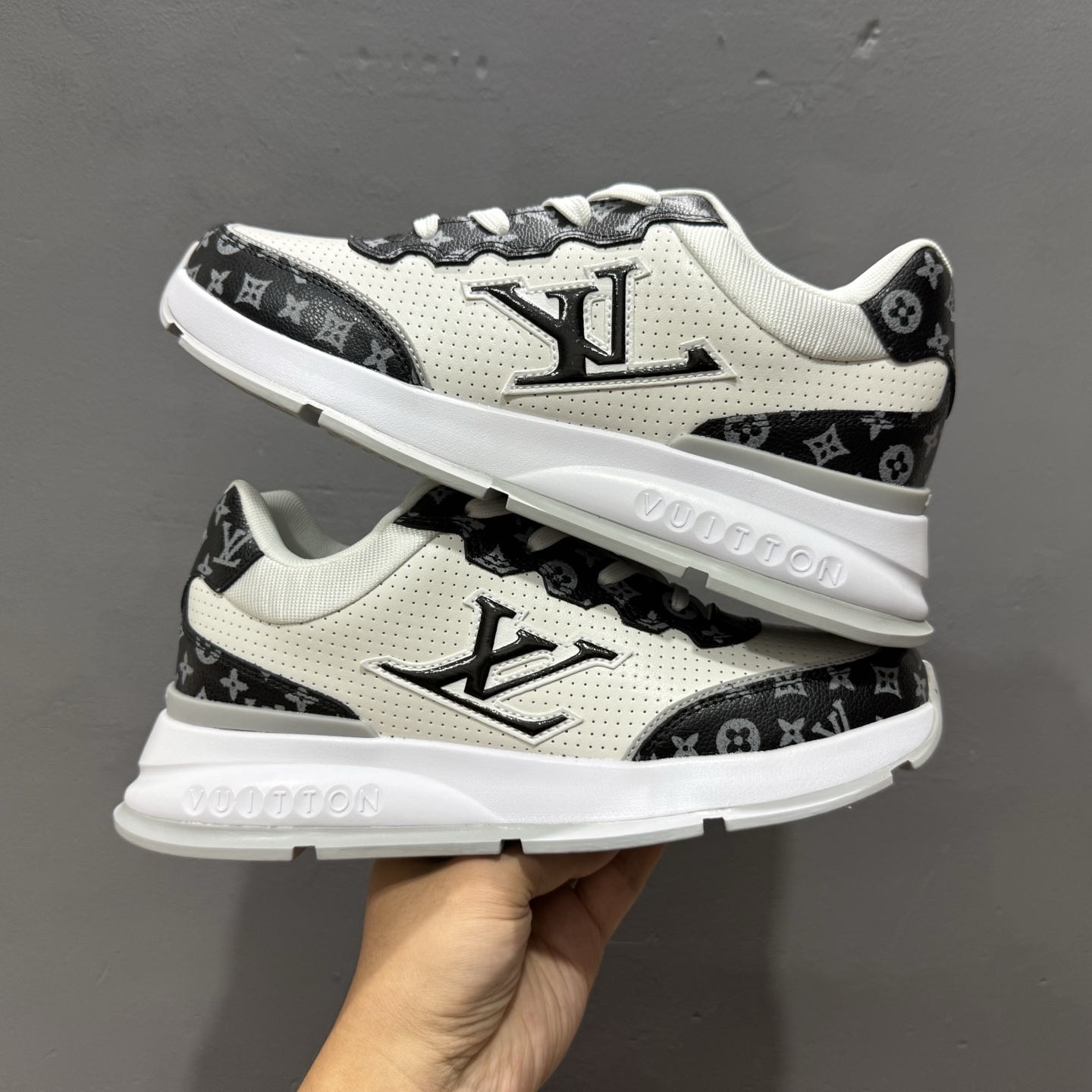 Louis Vuitton Trainer Sneaker Low 运动系列低帮复古百搭休闲运动文化篮球板鞋 MS1659