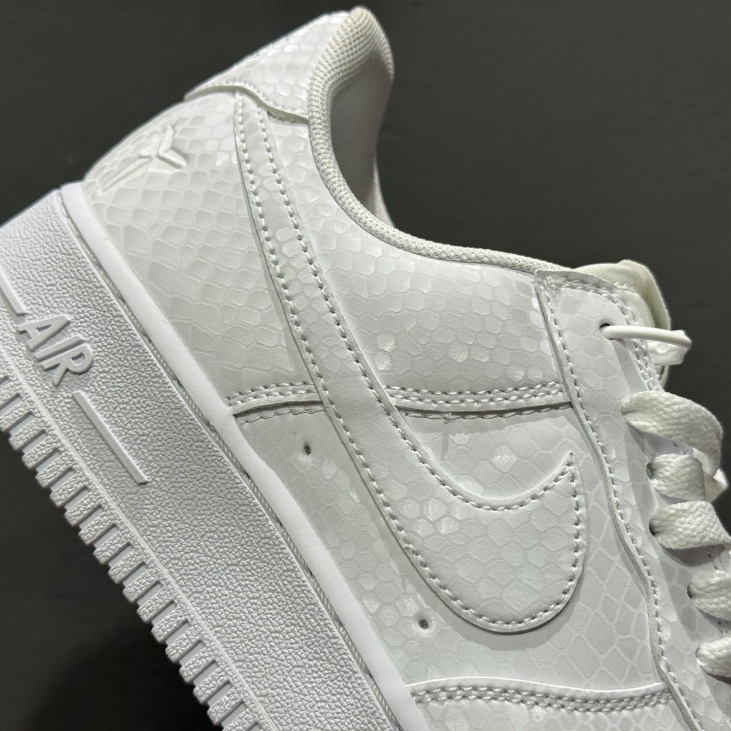 Kobe x Nike Air Force 1'07 Low 科比 空军一号低帮休闲板鞋 IB0018-100