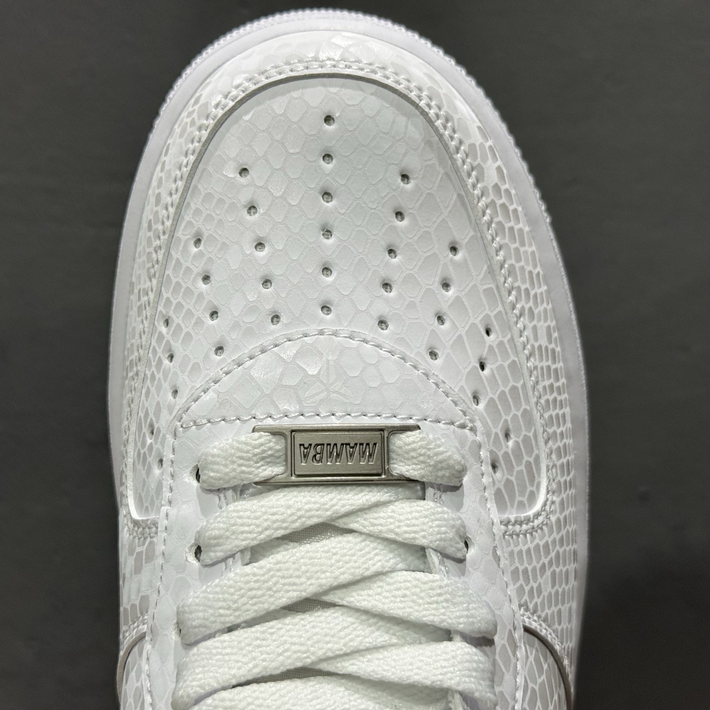 Kobe x Nike Air Force 1'07 Low 科比 空军一号低帮休闲板鞋 IB0018-100