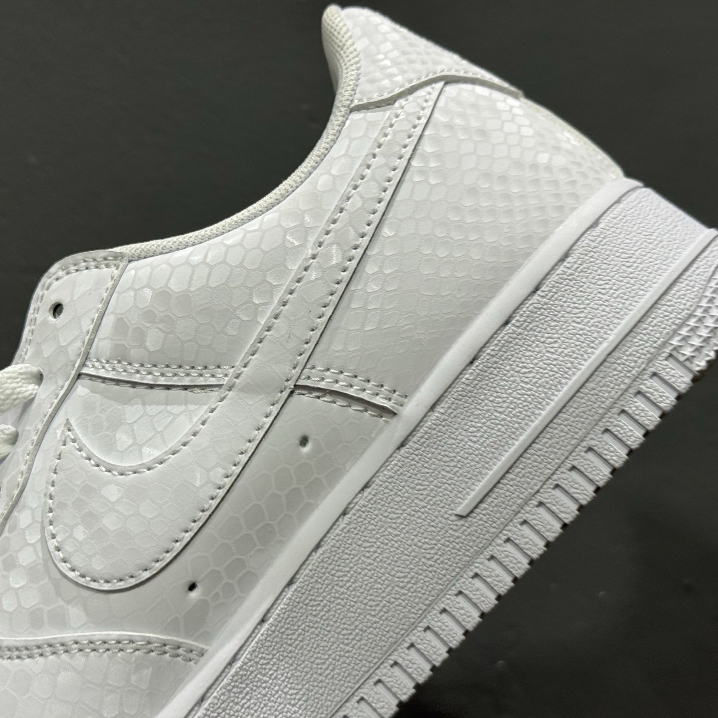 Kobe x Nike Air Force 1'07 Low 科比 空军一号低帮休闲板鞋 IB0018-100