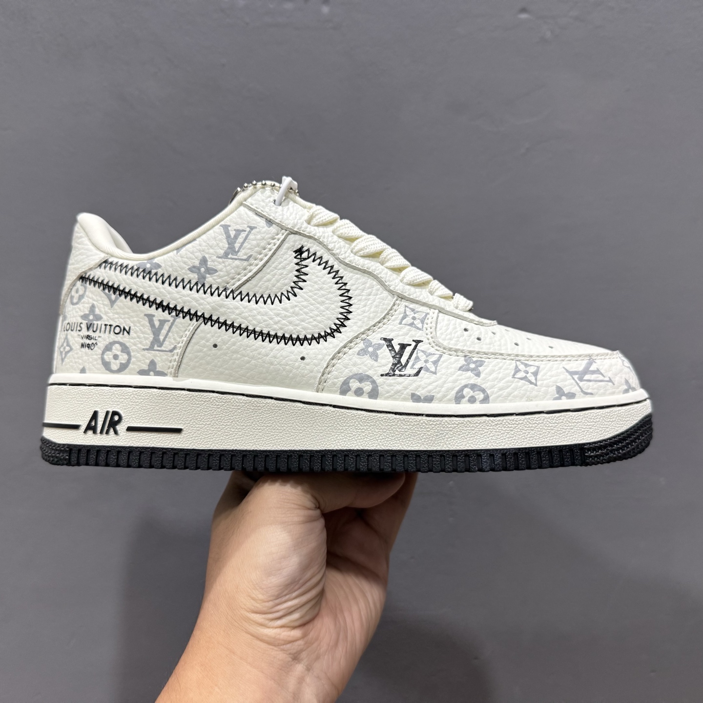 ￥260 Nike Air Force 1'07 Low LV联名 米白黑线 空军一号低帮休闲板鞋 SC0601-557