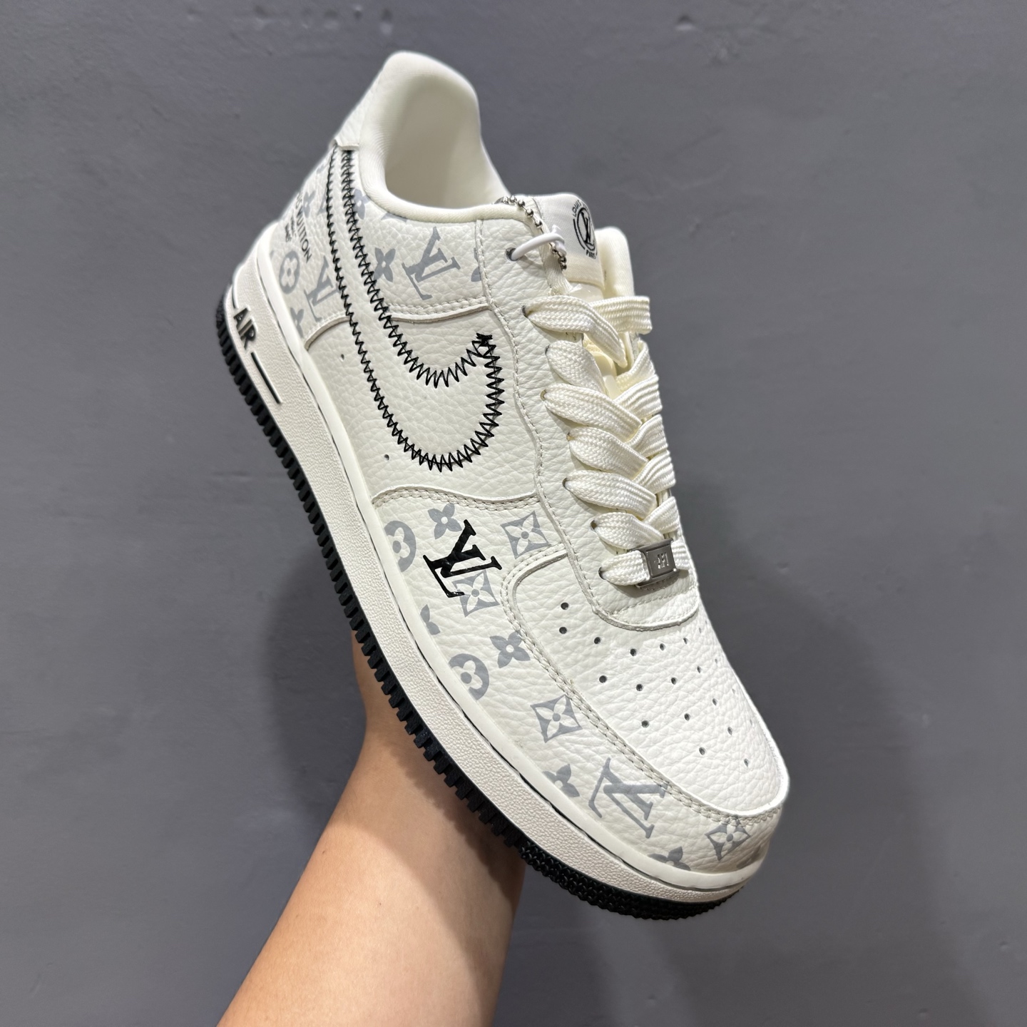 ￥260 Nike Air Force 1'07 Low LV联名 米白黑线 空军一号低帮休闲板鞋 SC0601-557