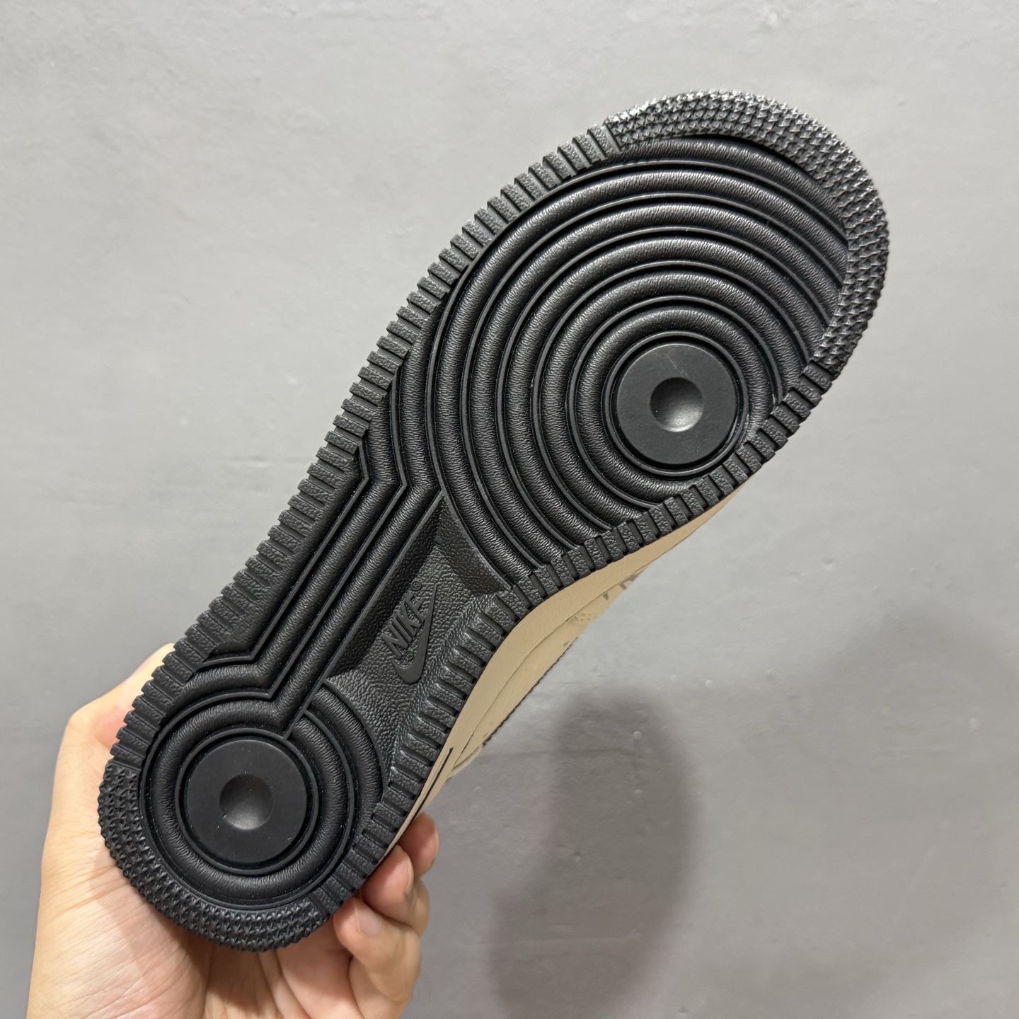 ￥260 Nike Air Force 1'07 Low LV联名 米白黑线 空军一号低帮休闲板鞋 SC0601-557