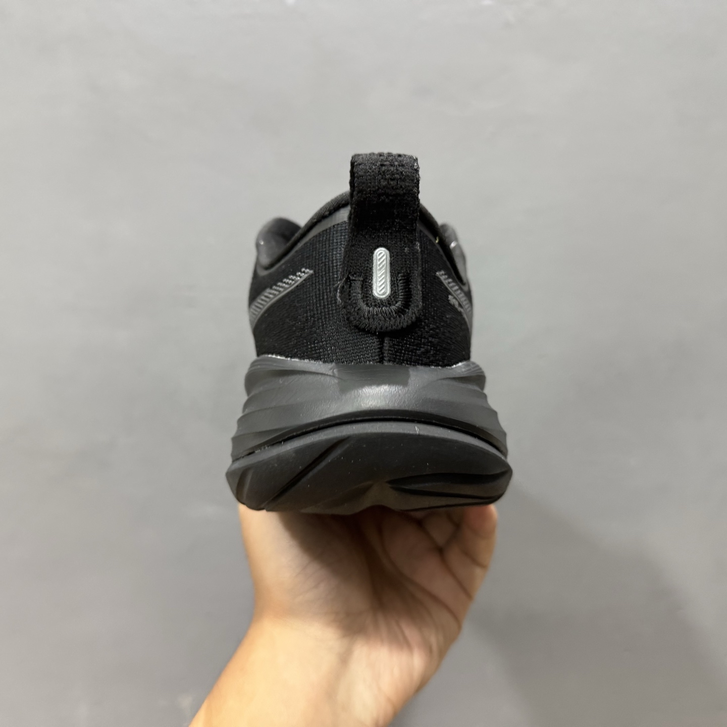 Asics Gel-Nimbus 27 舒适防滑耐磨低帮休闲跑步鞋