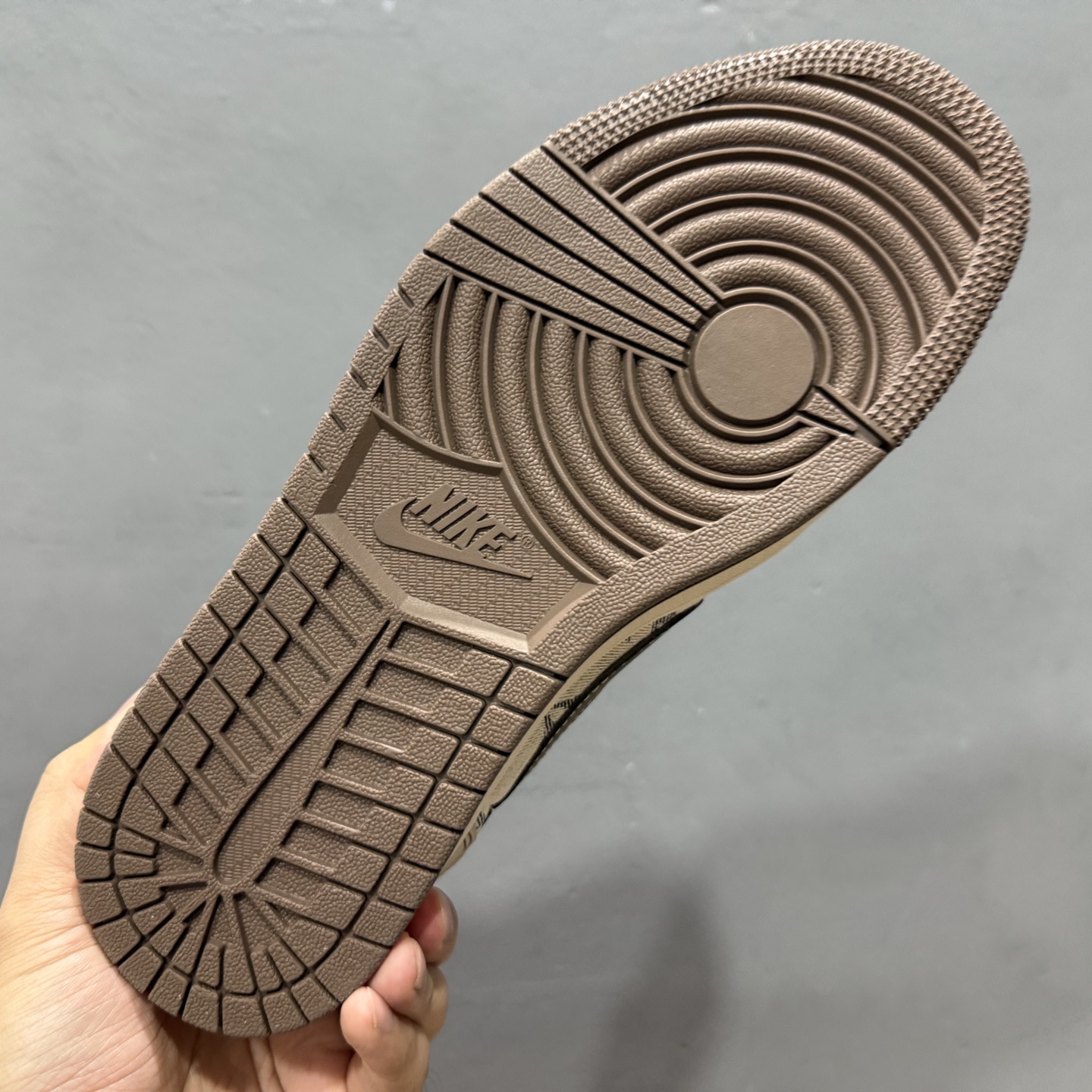 Travis Scott x Fragment Design x Air Jordan 1 Low OG SP AJ1 乔1 LV联名 米棕布尾 低帮文化休闲板鞋 XS7089-605