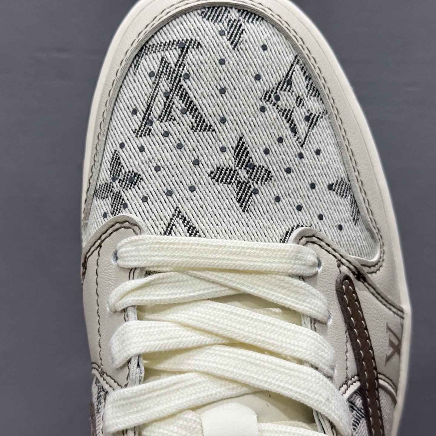 Travis Scott x Fragment Design x Air Jordan 1 Low OG SP AJ1 乔1 LV联名 米棕布尾 低帮文化休闲板鞋 XS7089-605