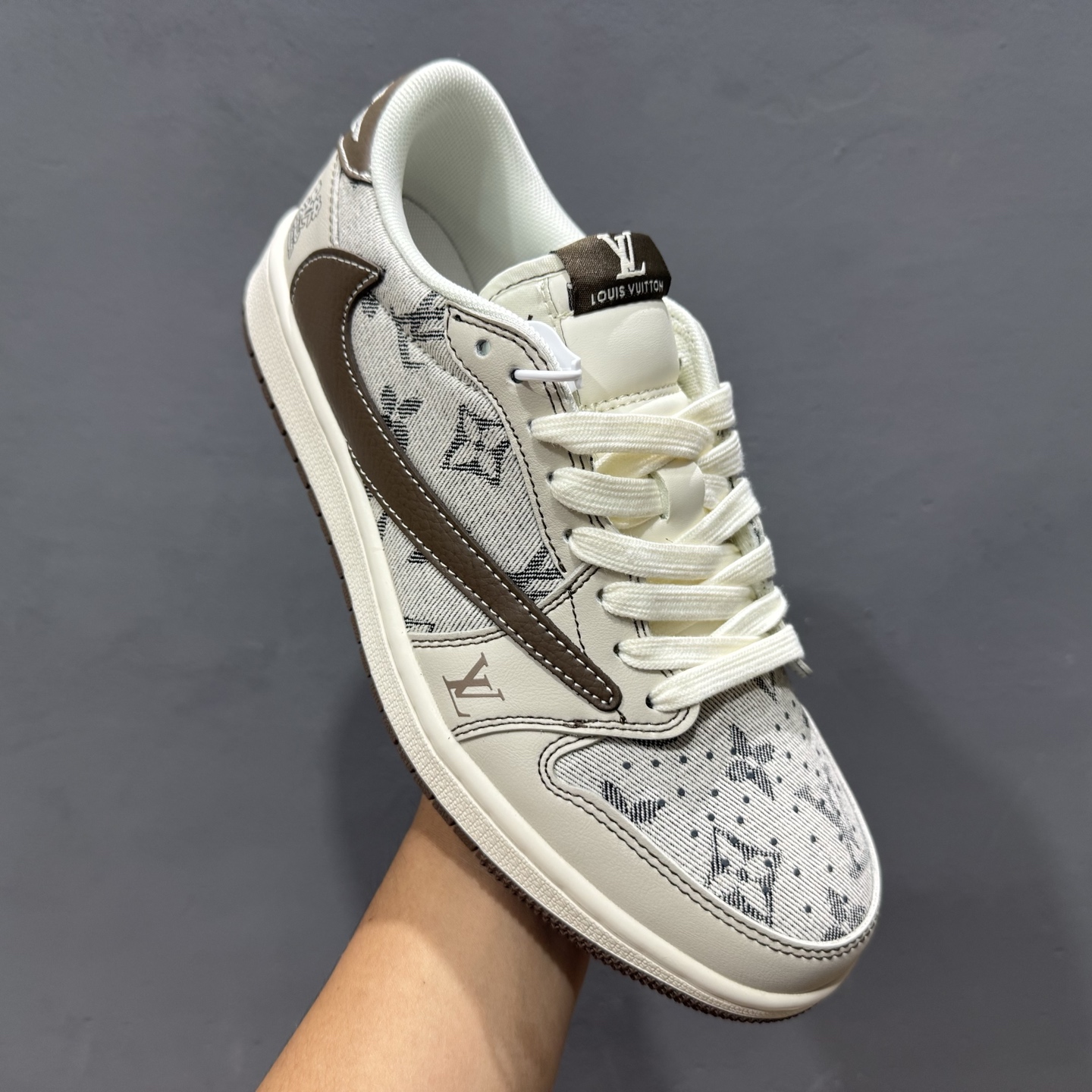 Travis Scott x Fragment Design x Air Jordan 1 Low OG SP AJ1 乔1 LV联名 米棕布尾 低帮文化休闲板鞋 XS7089-605