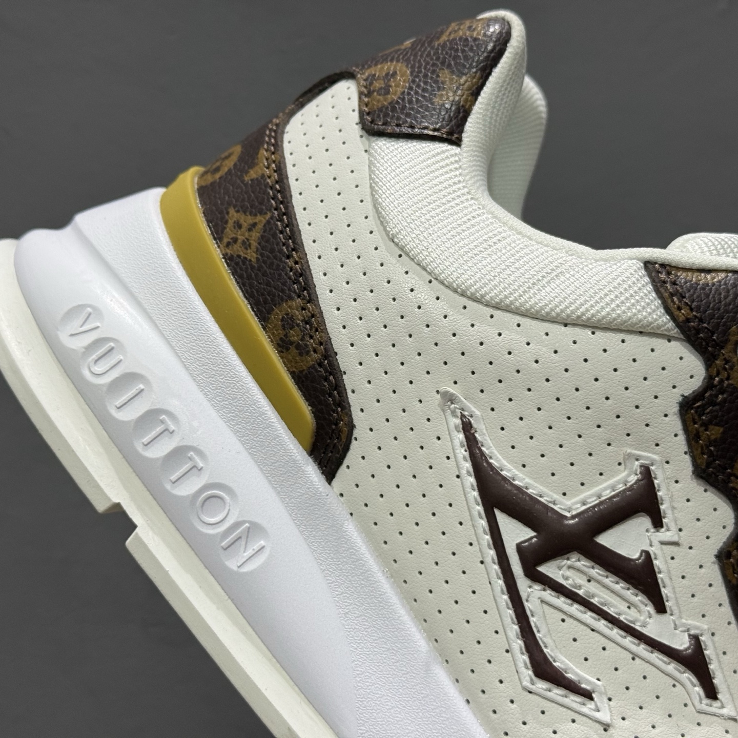 路易威登Louis Vuitton Trainer Sneaker Low 运动系列低帮复古百搭篮球板鞋 MS1659