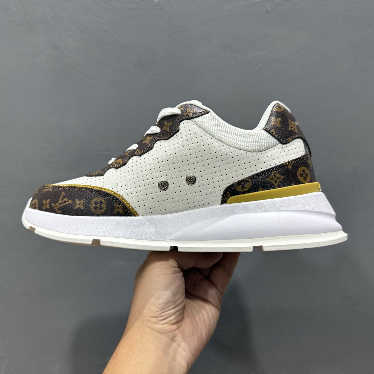 路易威登Louis Vuitton Trainer Sneaker Low 运动系列低帮复古百搭篮球板鞋 MS1659