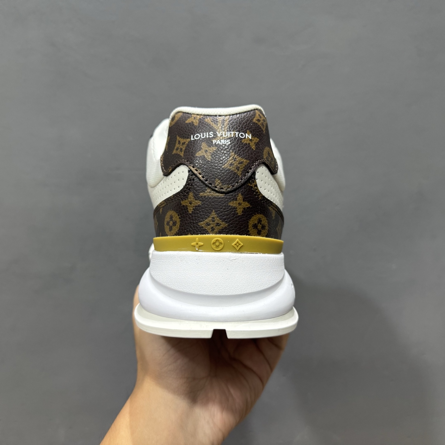 路易威登Louis Vuitton Trainer Sneaker Low 运动系列低帮复古百搭篮球板鞋 MS1659
