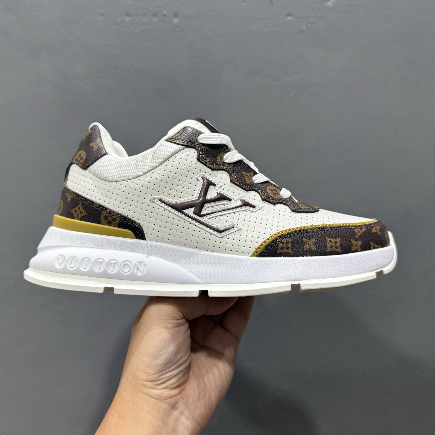 路易威登Louis Vuitton Trainer Sneaker Low 运动系列低帮复古百搭篮球板鞋 MS1659