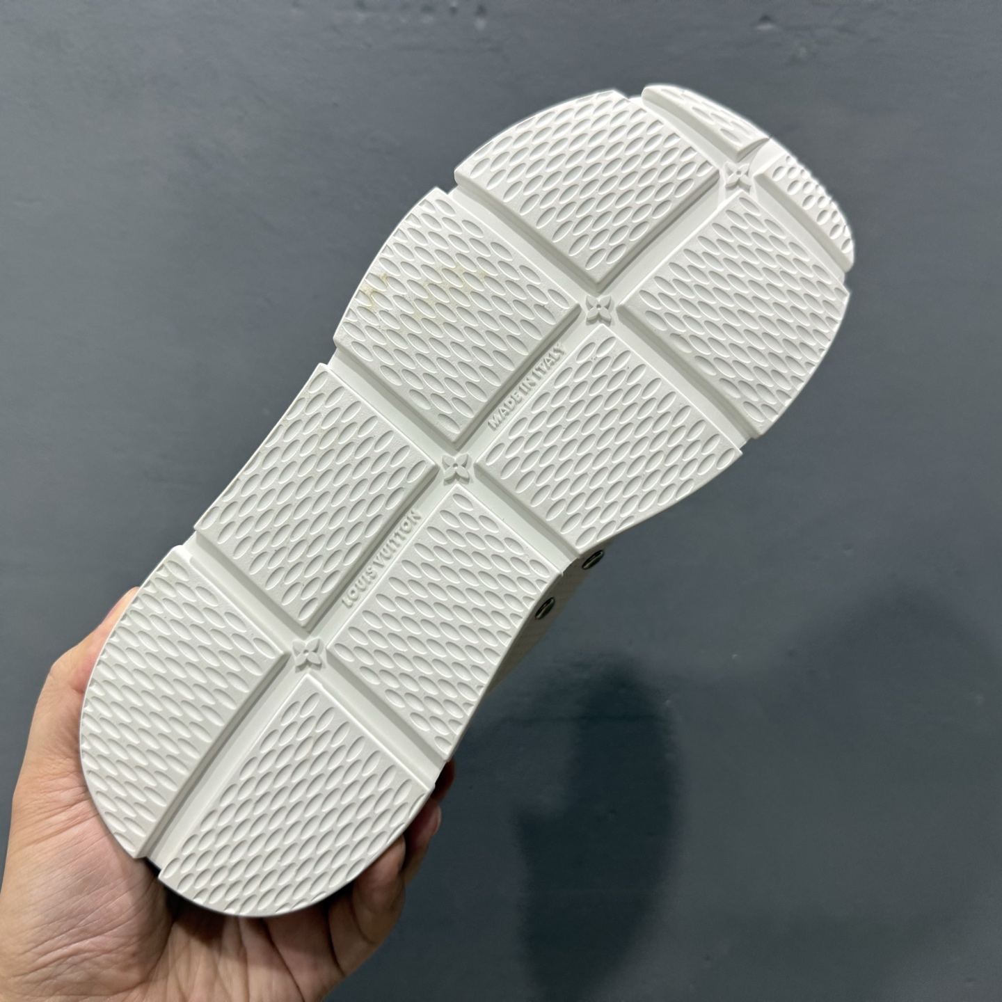路易威登Louis Vuitton Trainer Sneaker Low 运动系列低帮复古百搭篮球板鞋 MS1659