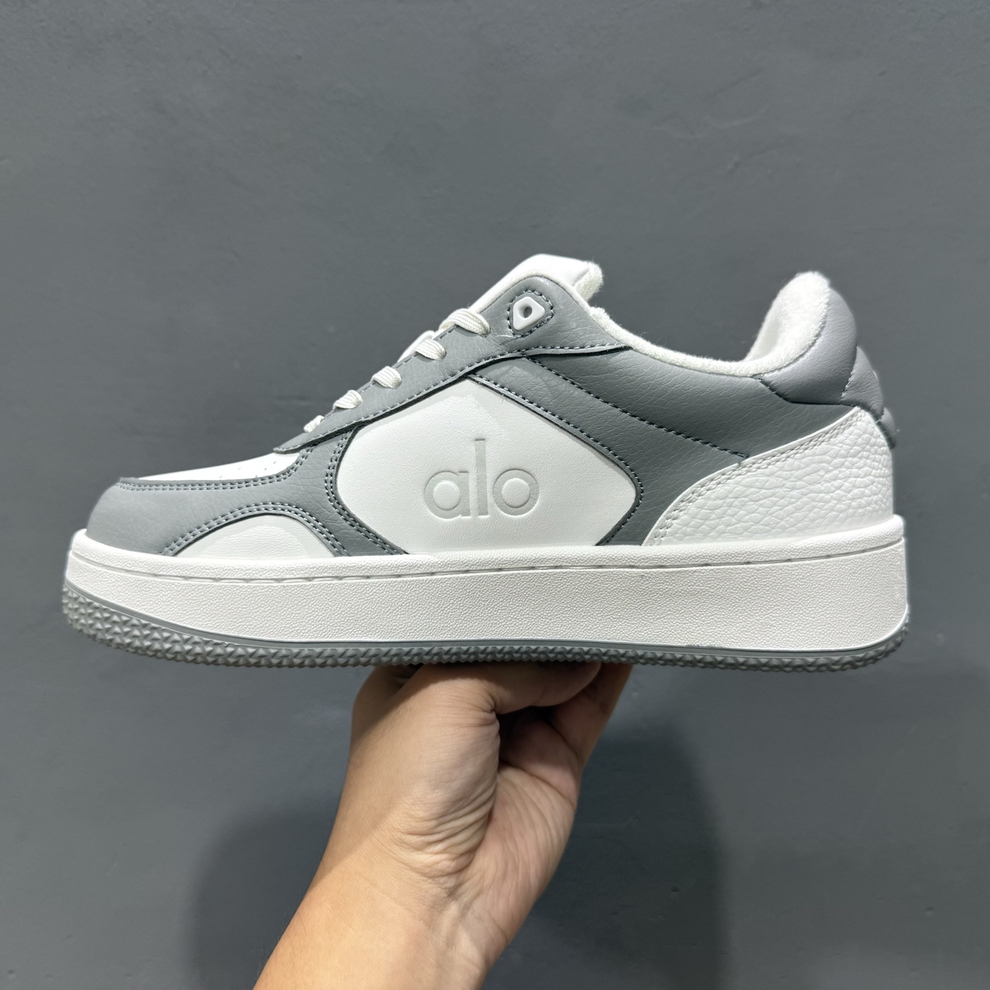 240 Alo Yoga Recovery Mode 拉布布 A0685U1
