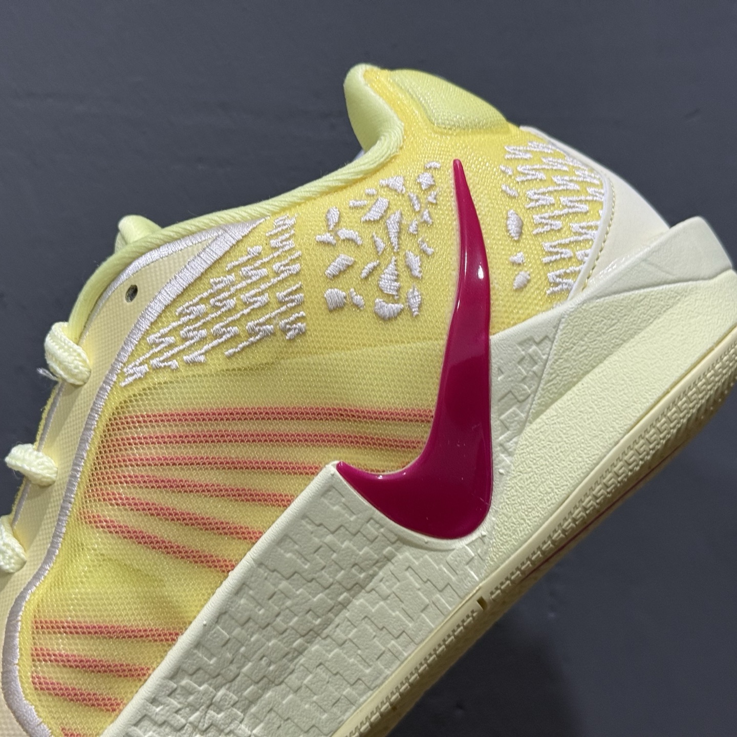 纯原版本 Nike Sabrina 2 ”Court Vision” 萨布丽娜·约内斯库 签名款 实战系列篮球鞋 FZ1517-800