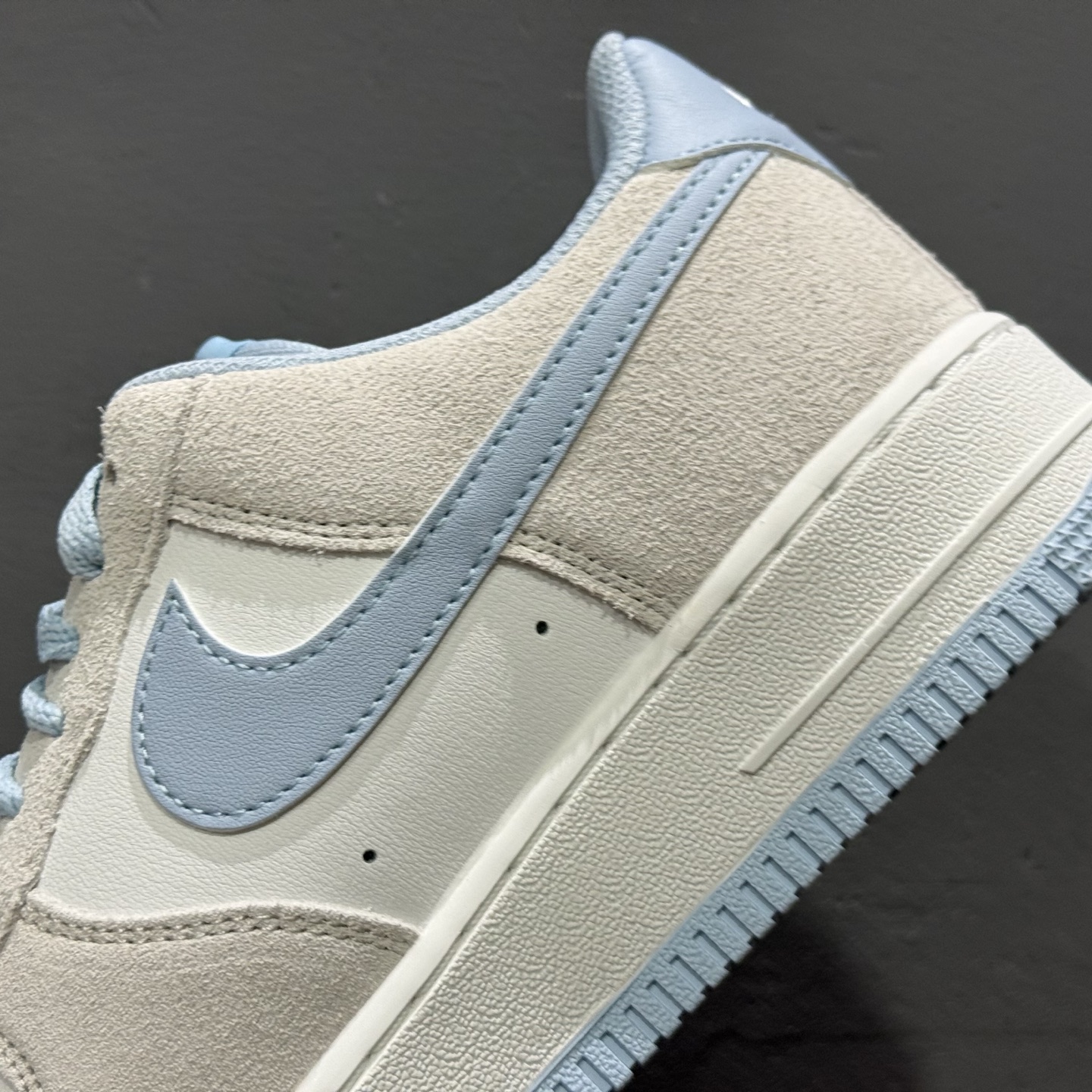 Nike Air Force 1'07 Low 空军一号低帮休闲板鞋 FQ8714-005