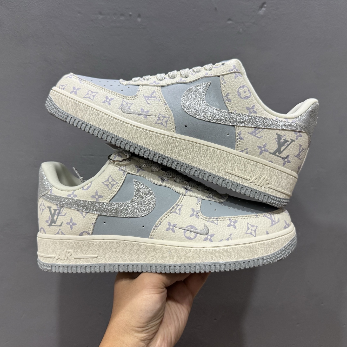 Nike Air Force 1'07 Low LV联名 闪银勾 空军一号低帮休闲板鞋 DF0188-078