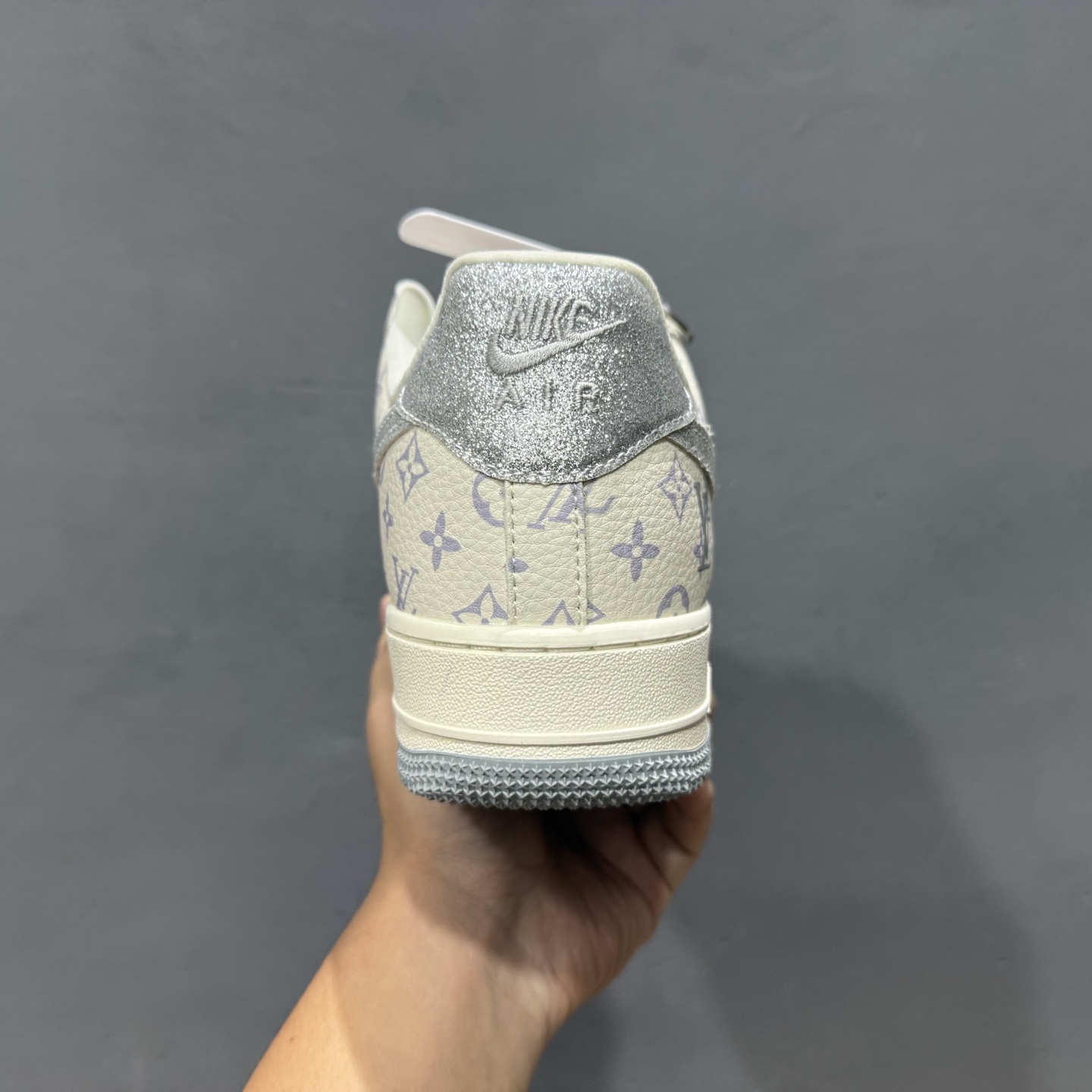 Nike Air Force 1'07 Low LV联名 闪银勾 空军一号低帮休闲板鞋 DF0188-078
