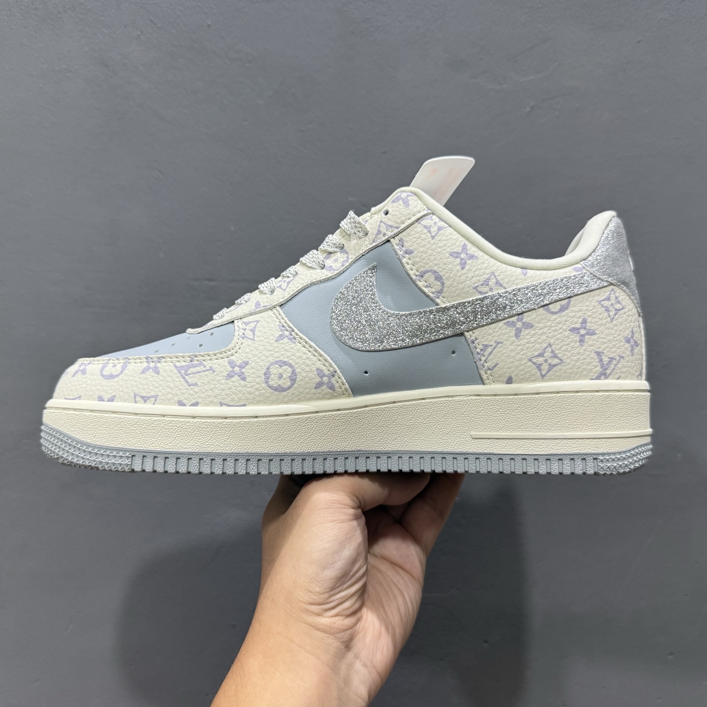 Nike Air Force 1'07 Low LV联名 闪银勾 空军一号低帮休闲板鞋 DF0188-078