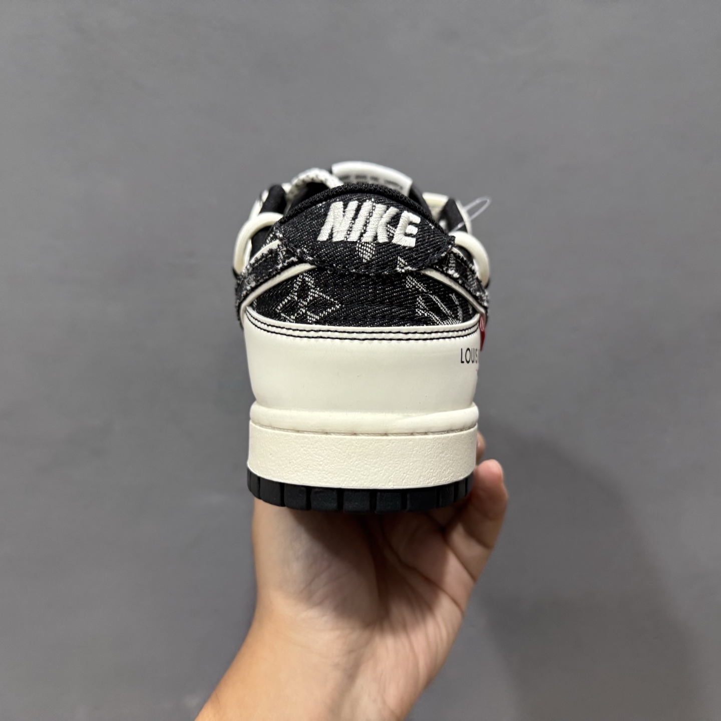 Louis Vuitton x Nike Dunk Low 黑帆布抽绳 YX5066-380