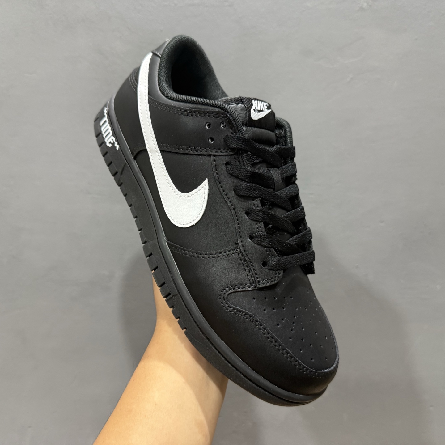 Nike Dunk Low 黑武士 黑白 经典鞋型以纯粹黑魂降临 HF5441-100