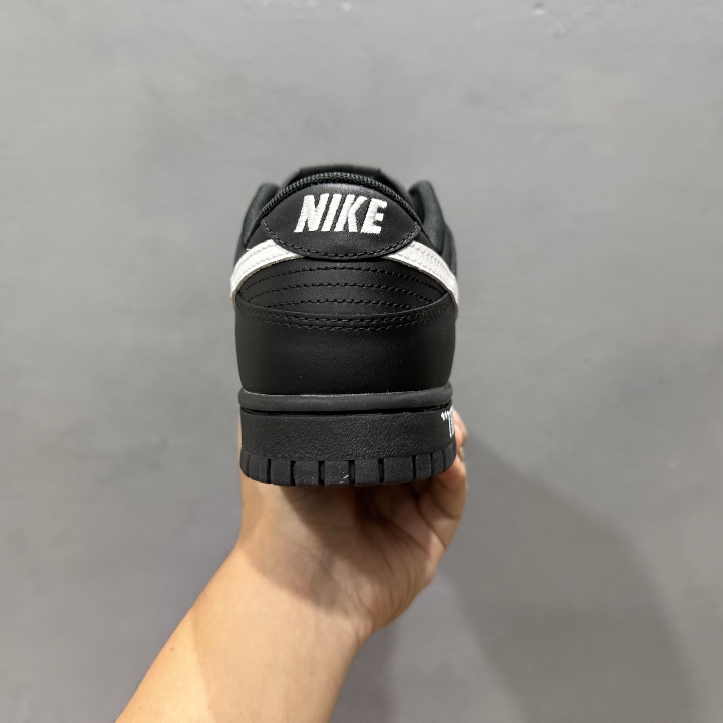 Nike Dunk Low 黑武士 黑白 经典鞋型以纯粹黑魂降临 HF5441-100