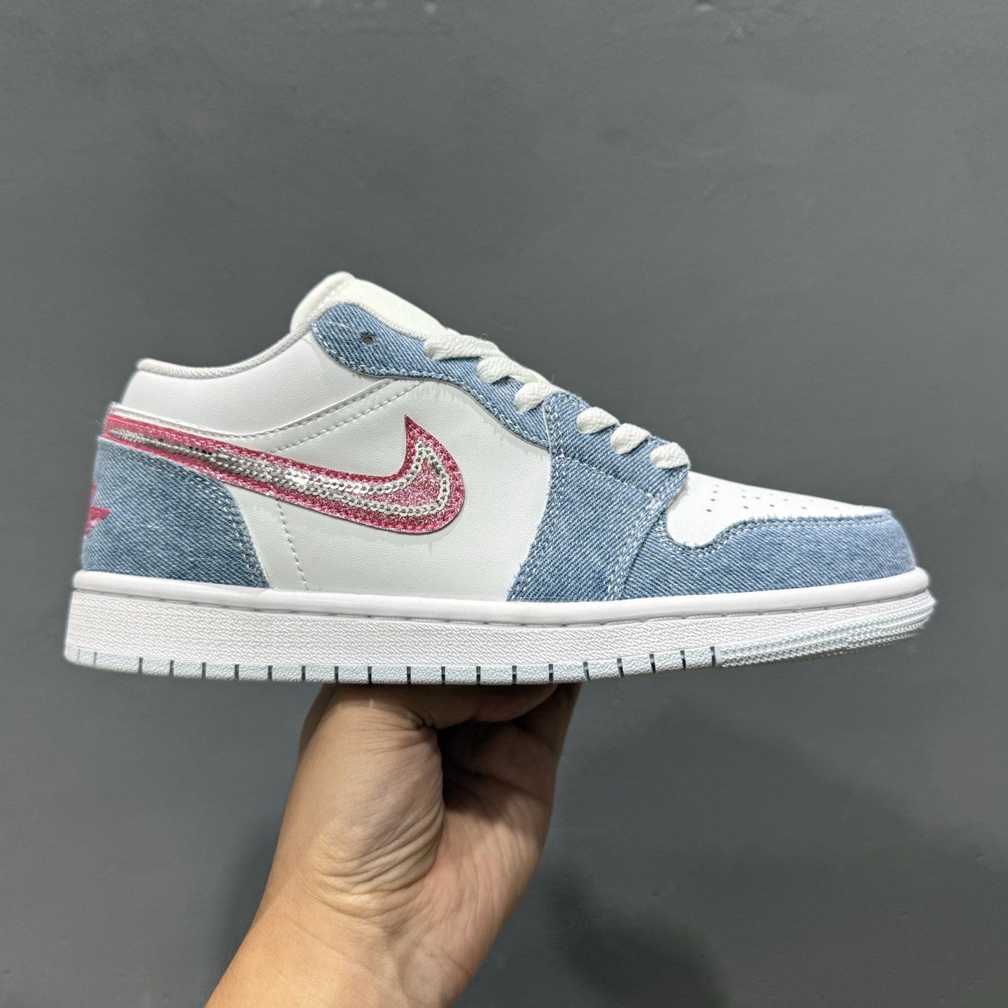 新款出货 原装 乔丹 Air Jordan AJ1 Low 低帮 白蓝粉牛仔 HQ2001-400