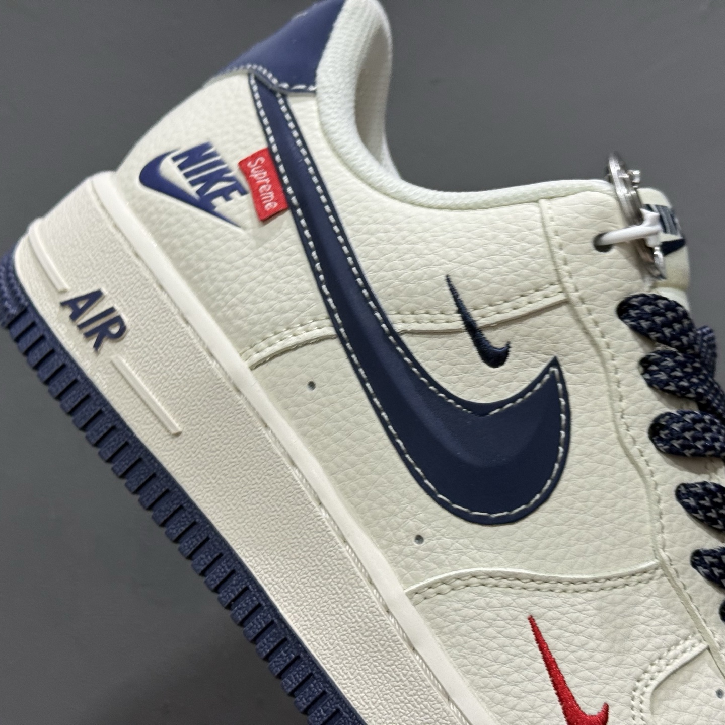 Nike Air Force 1'07 Low Supreme联名 米蓝勾 空军一号低帮休闲板鞋 HH7518-071