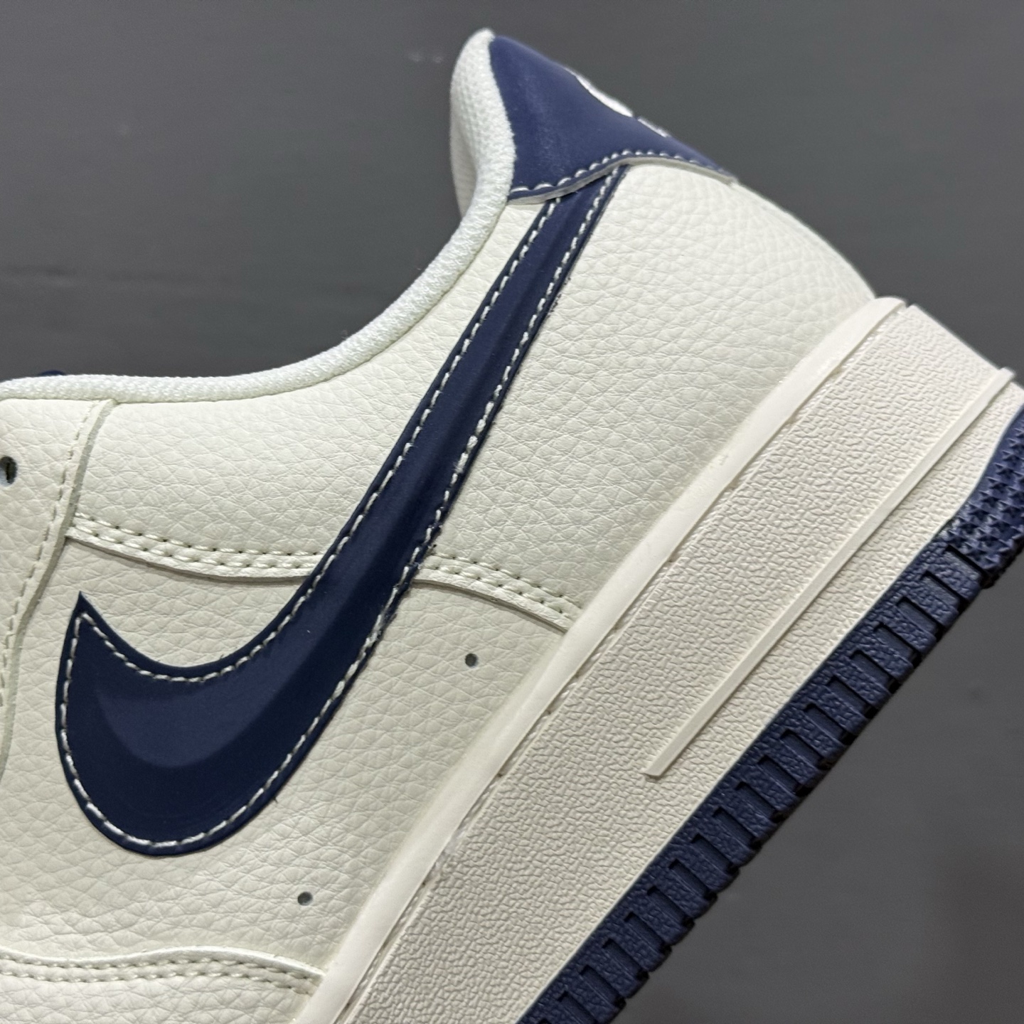 Nike Air Force 1'07 Low Supreme联名 米蓝勾 空军一号低帮休闲板鞋 HH7518-071