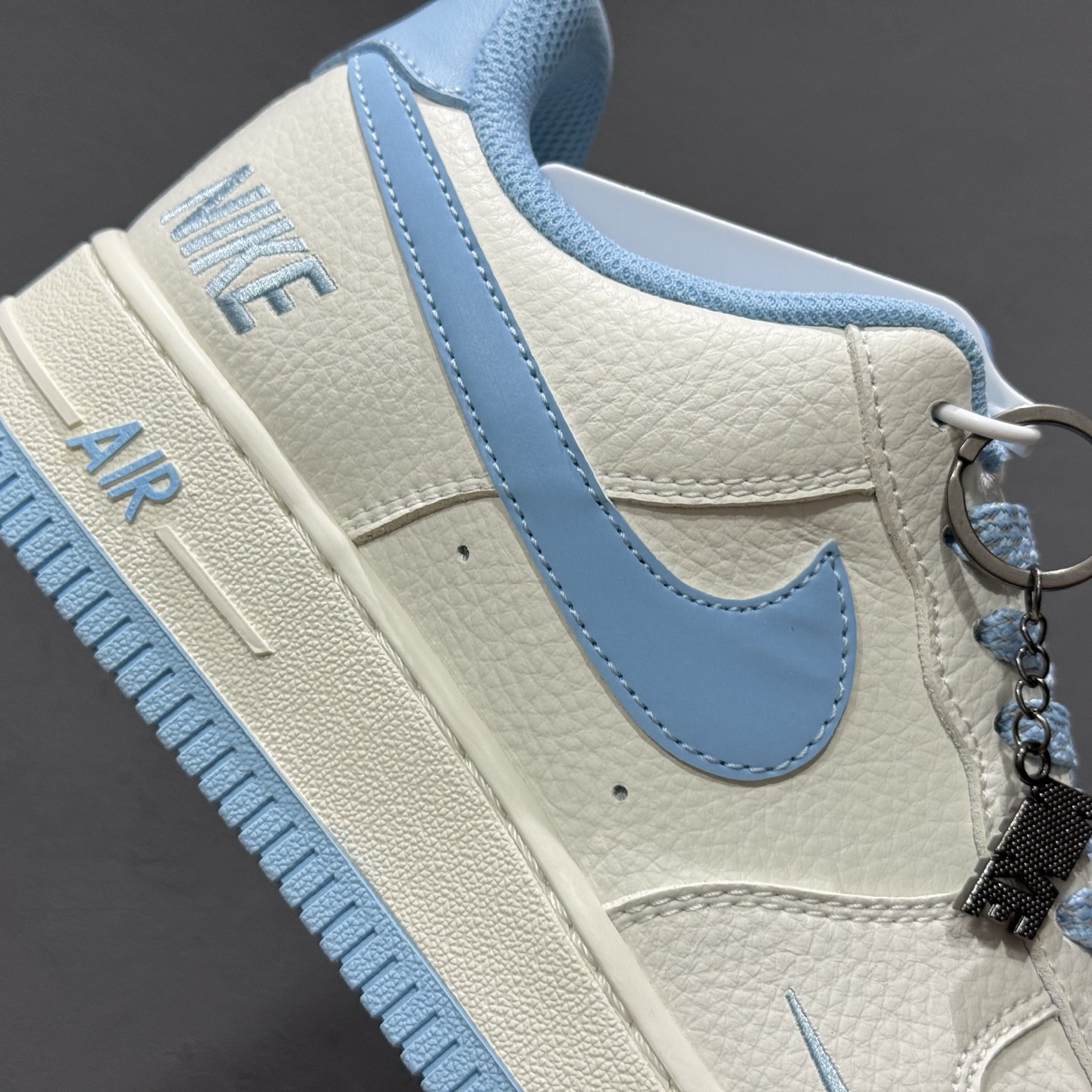 Nike Air Force 1'07 Low 联名 天蓝勾 空军一号低帮休闲板鞋 CS5288-030