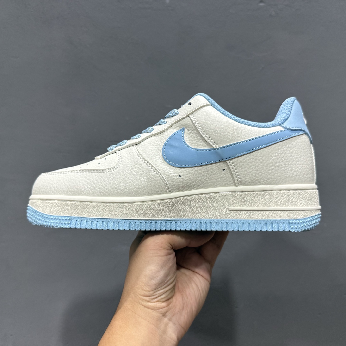 Nike Air Force 1'07 Low 联名 天蓝勾 空军一号低帮休闲板鞋 CS5288-030