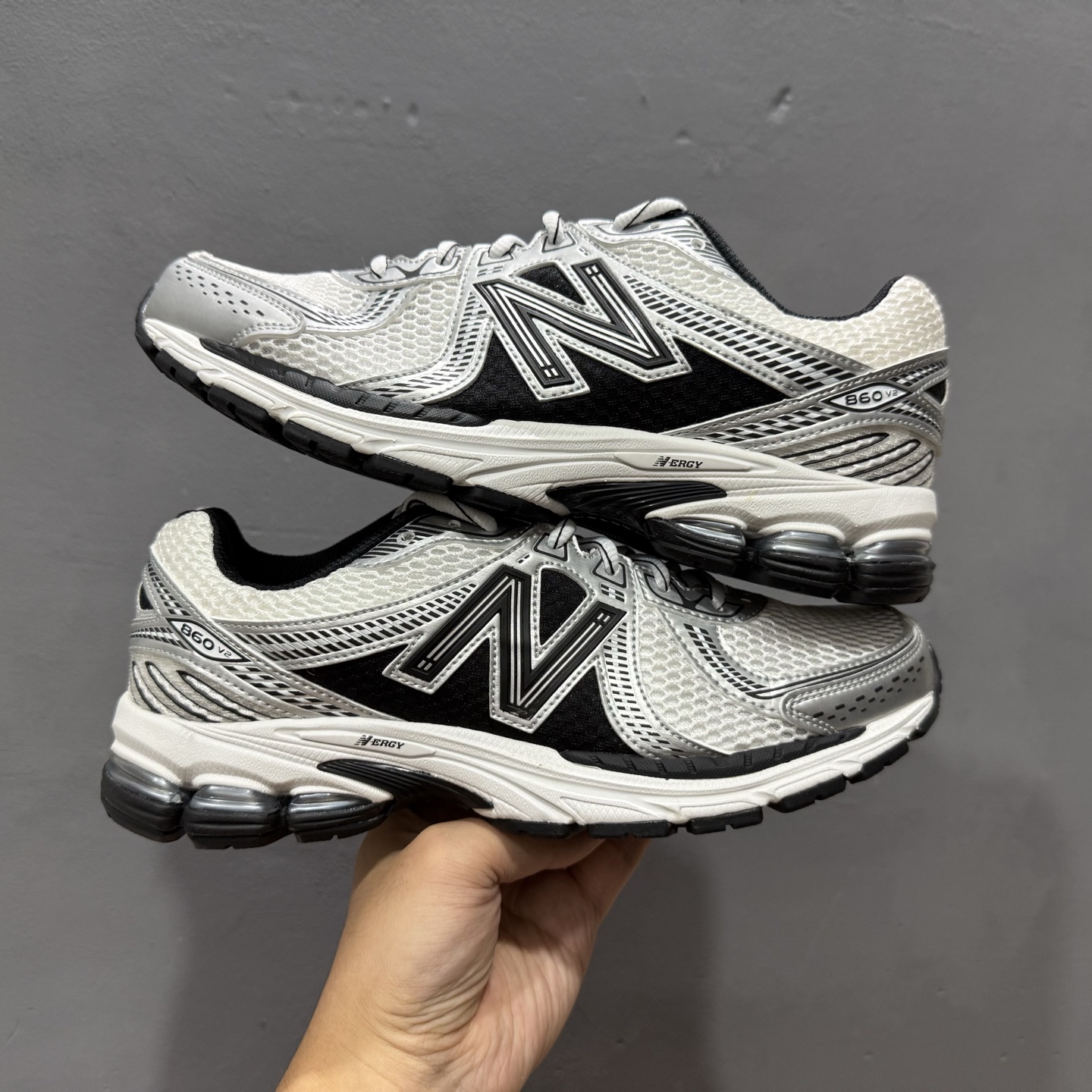 New Balance NB 860V2 防滑耐磨低帮跑步鞋 ML860GB2